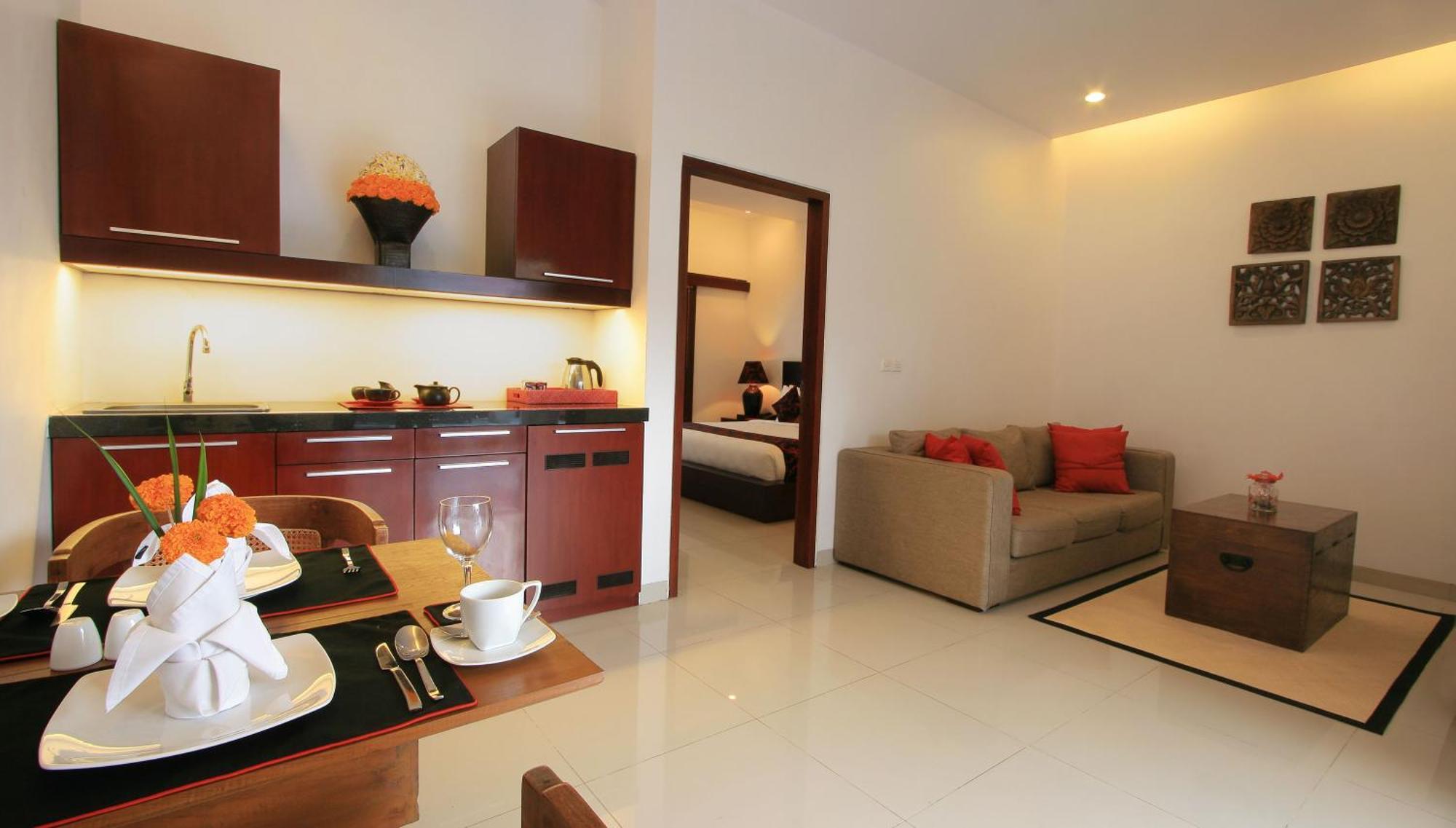 Junior Suite Pool Access
