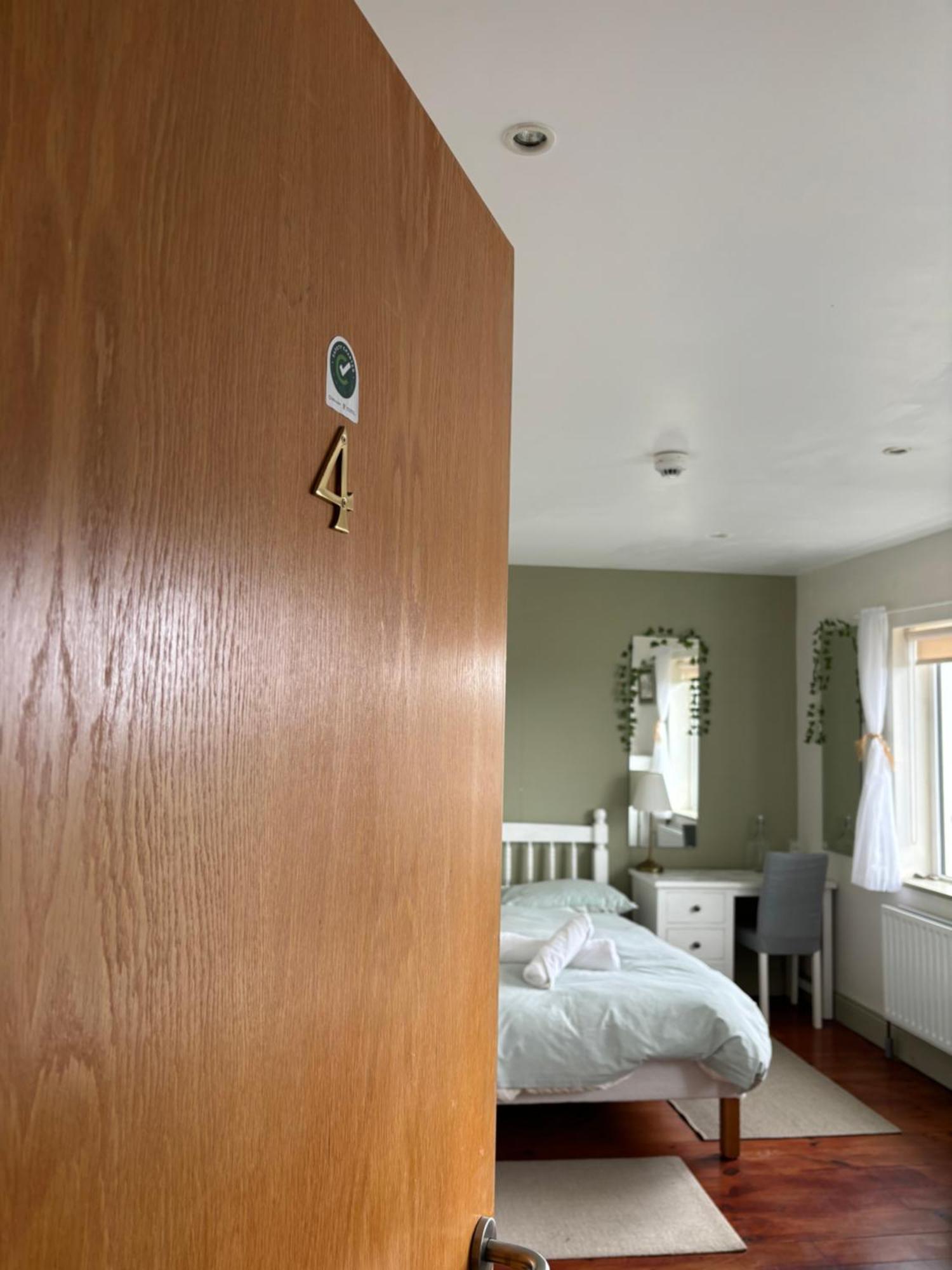 Triple Room Private Bathroom