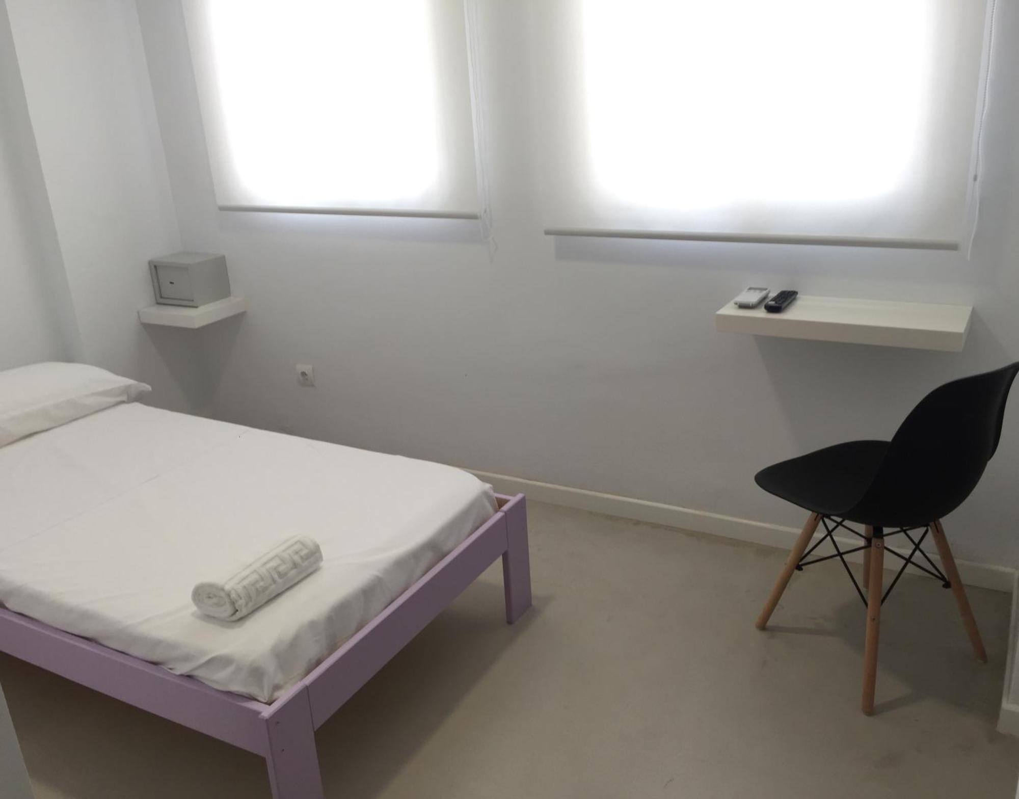 Single Room Private Bathroom