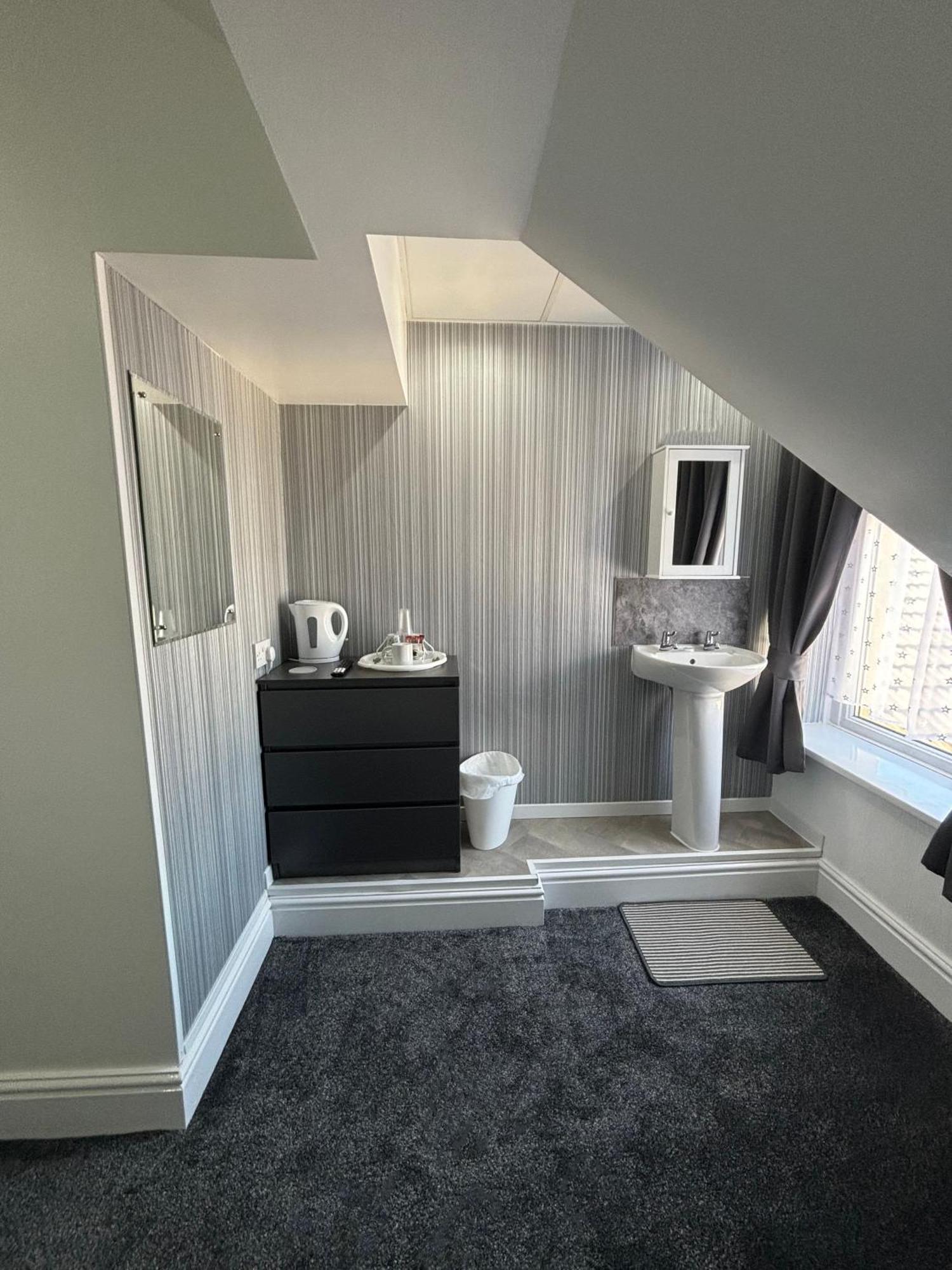 Comfort Triple Room with Shower