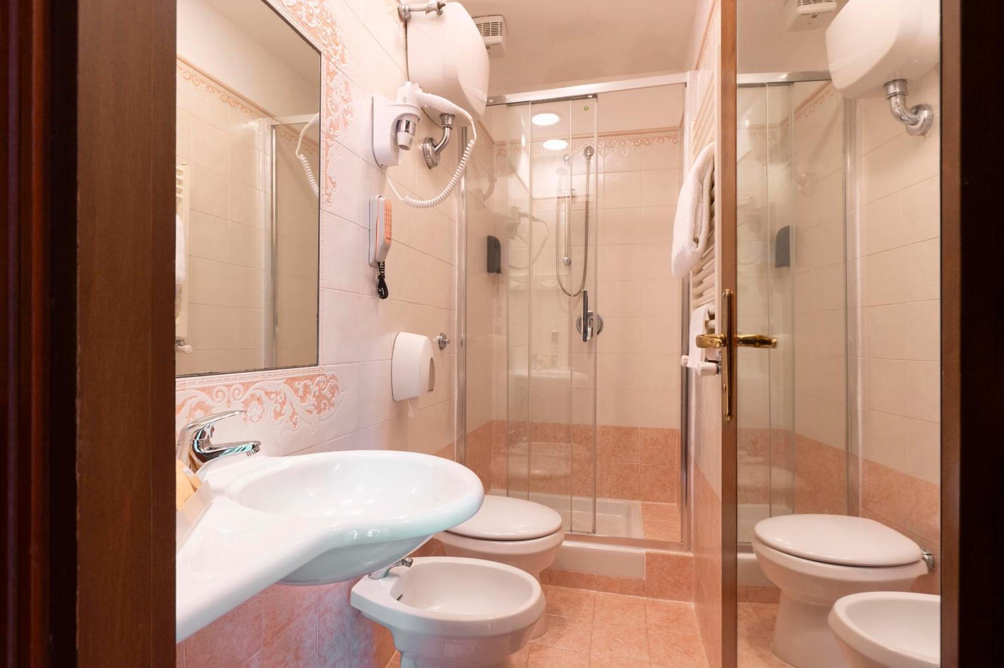 Habitación Doble con baño privado externo
