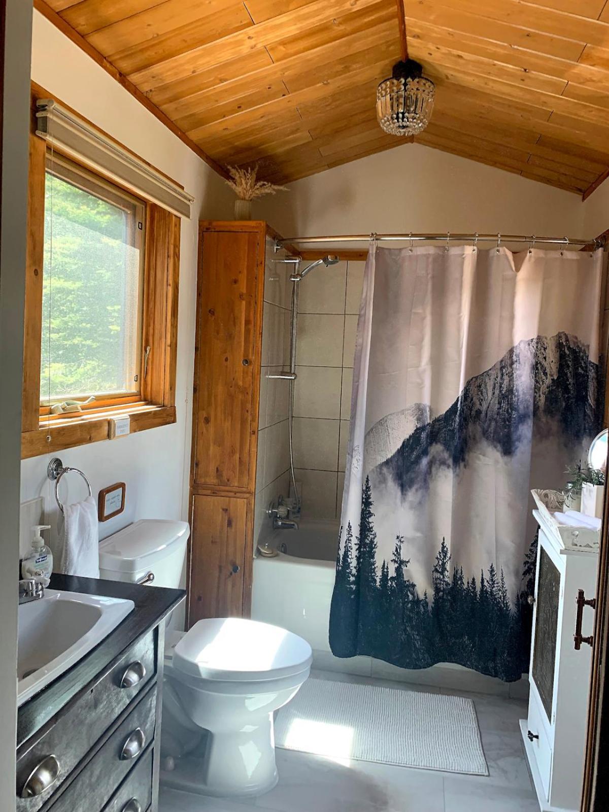 Double Room Private Bathroom