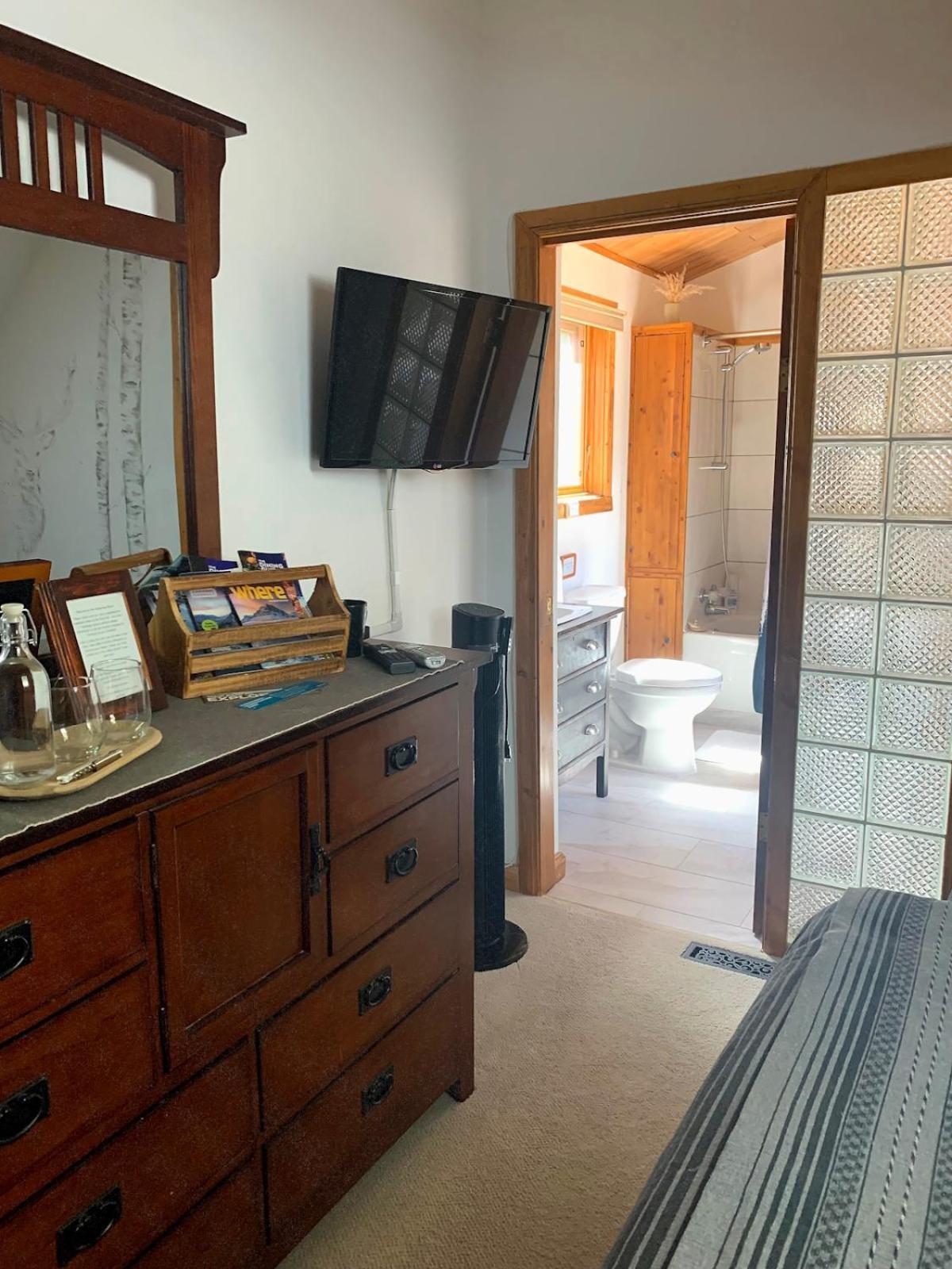 Double Room Private Bathroom