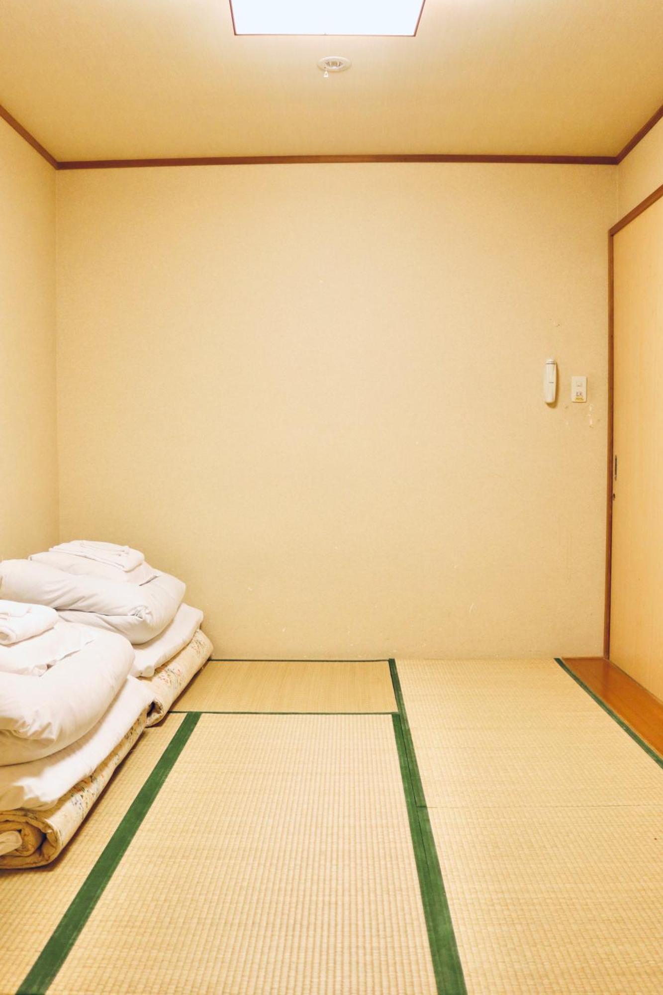 Double or Twin Room Private Bathroom
