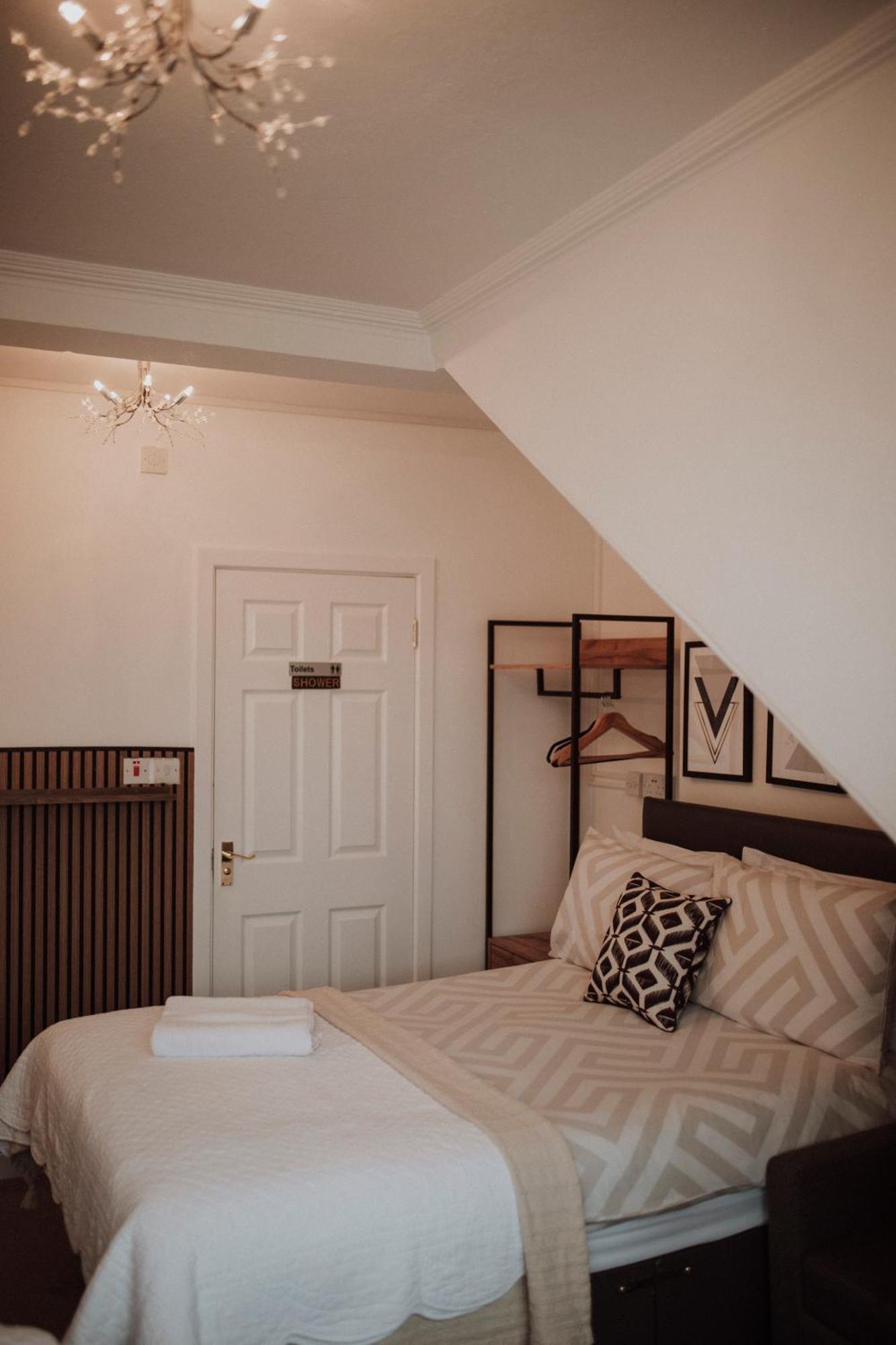 Triple Room,1602991395:JPEG