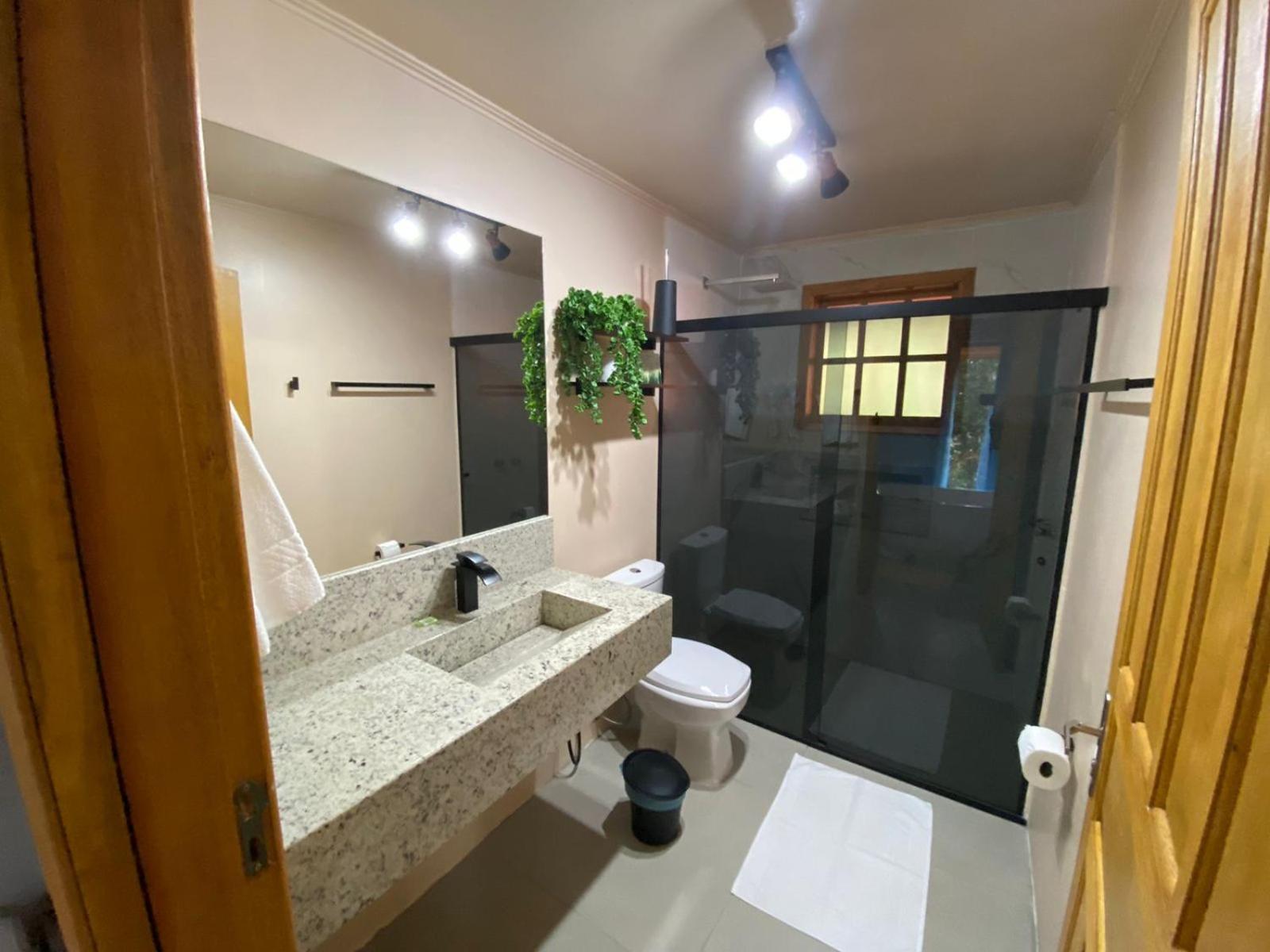 Suite with Hot Tub,1722953474:JPEG