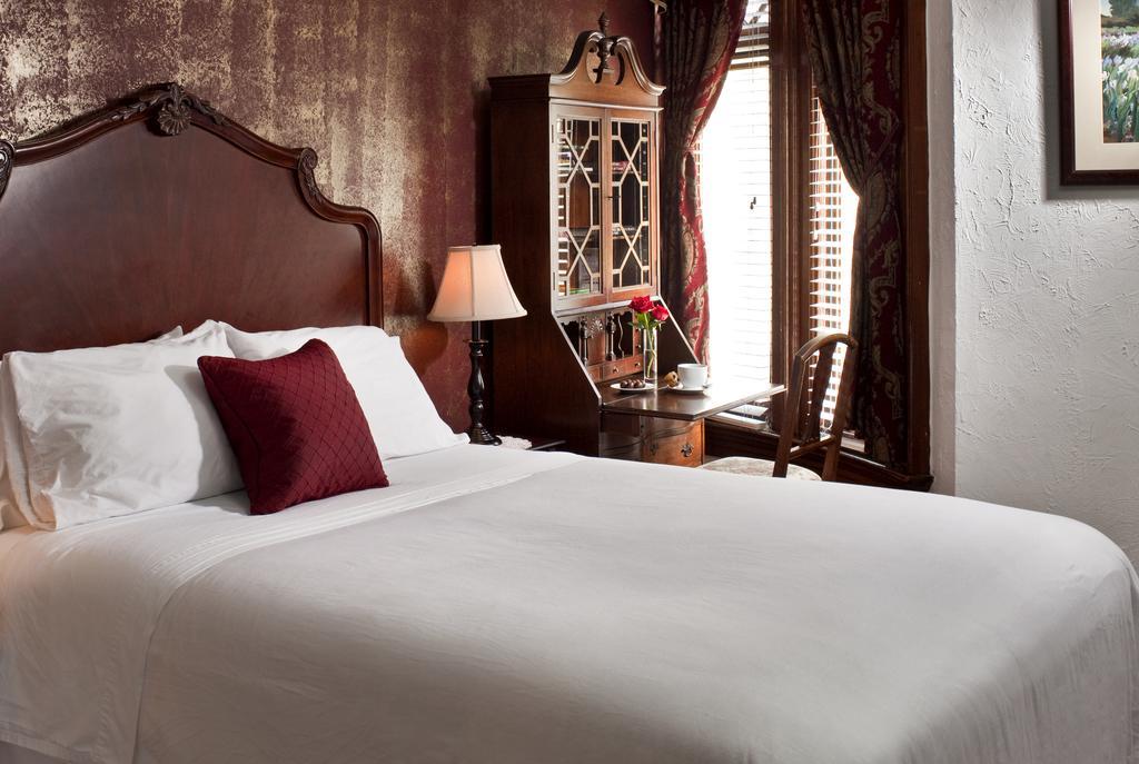 Queen Room 202,687261942:JPEG