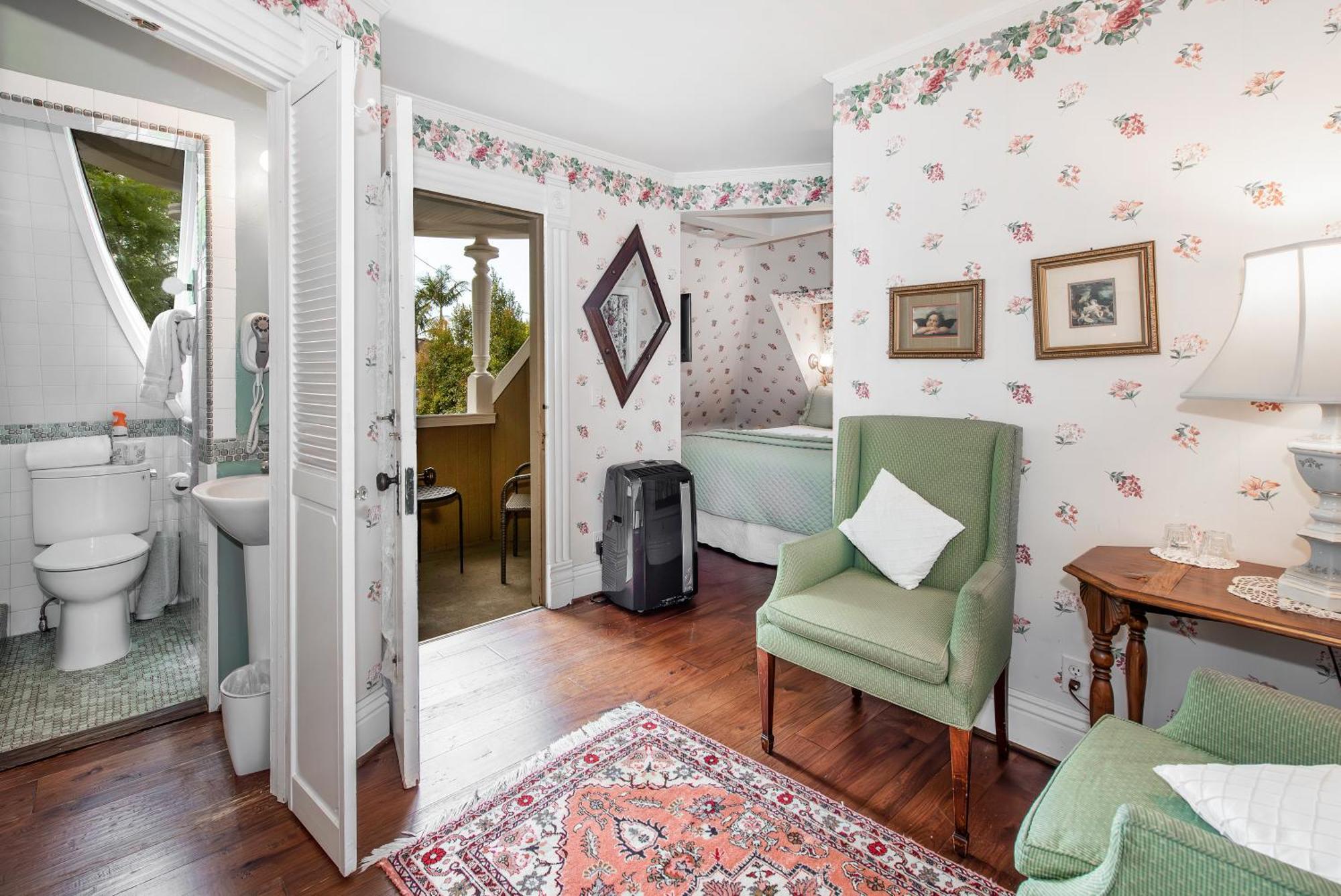 Balcony Room