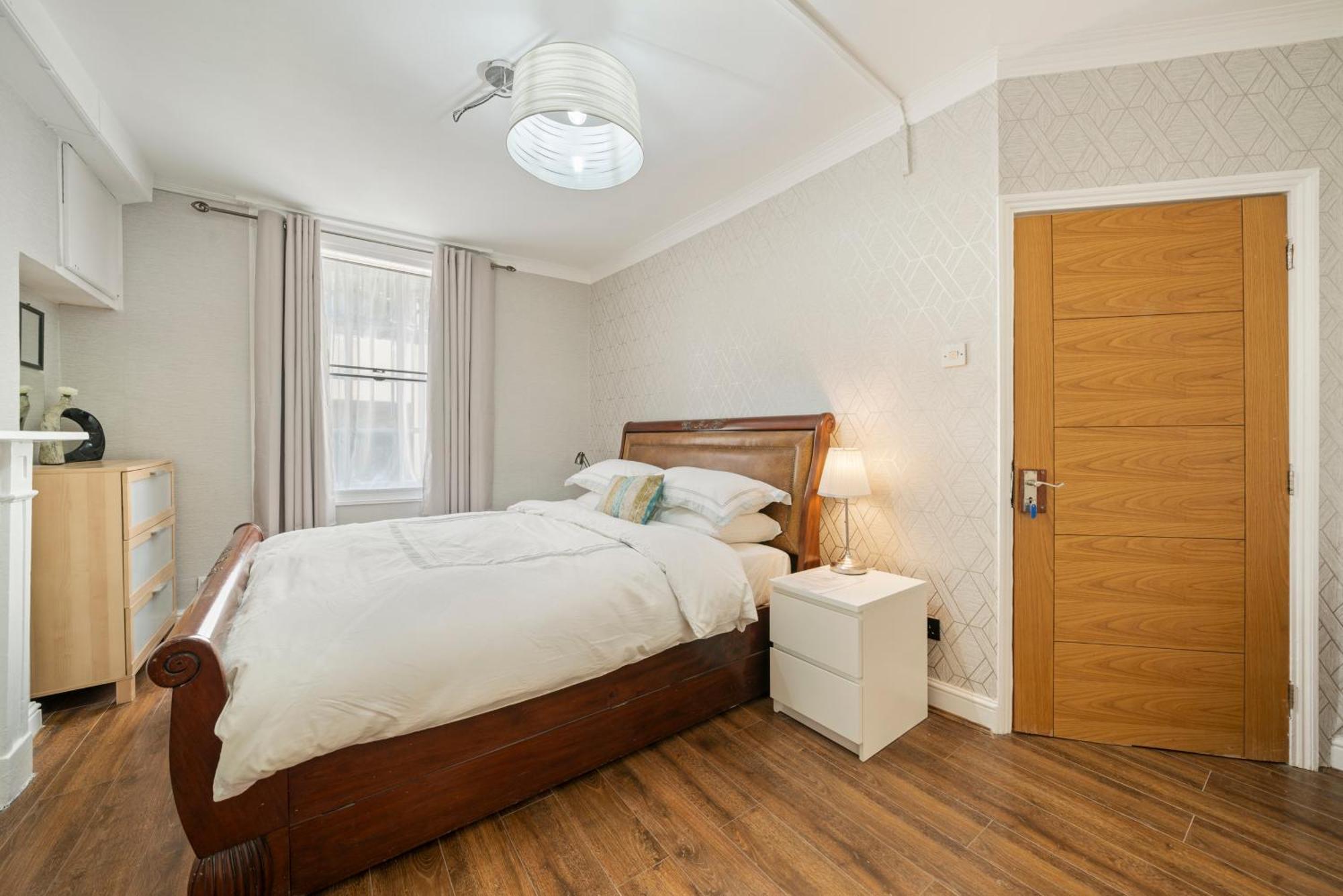 Double Room Private Bathroom