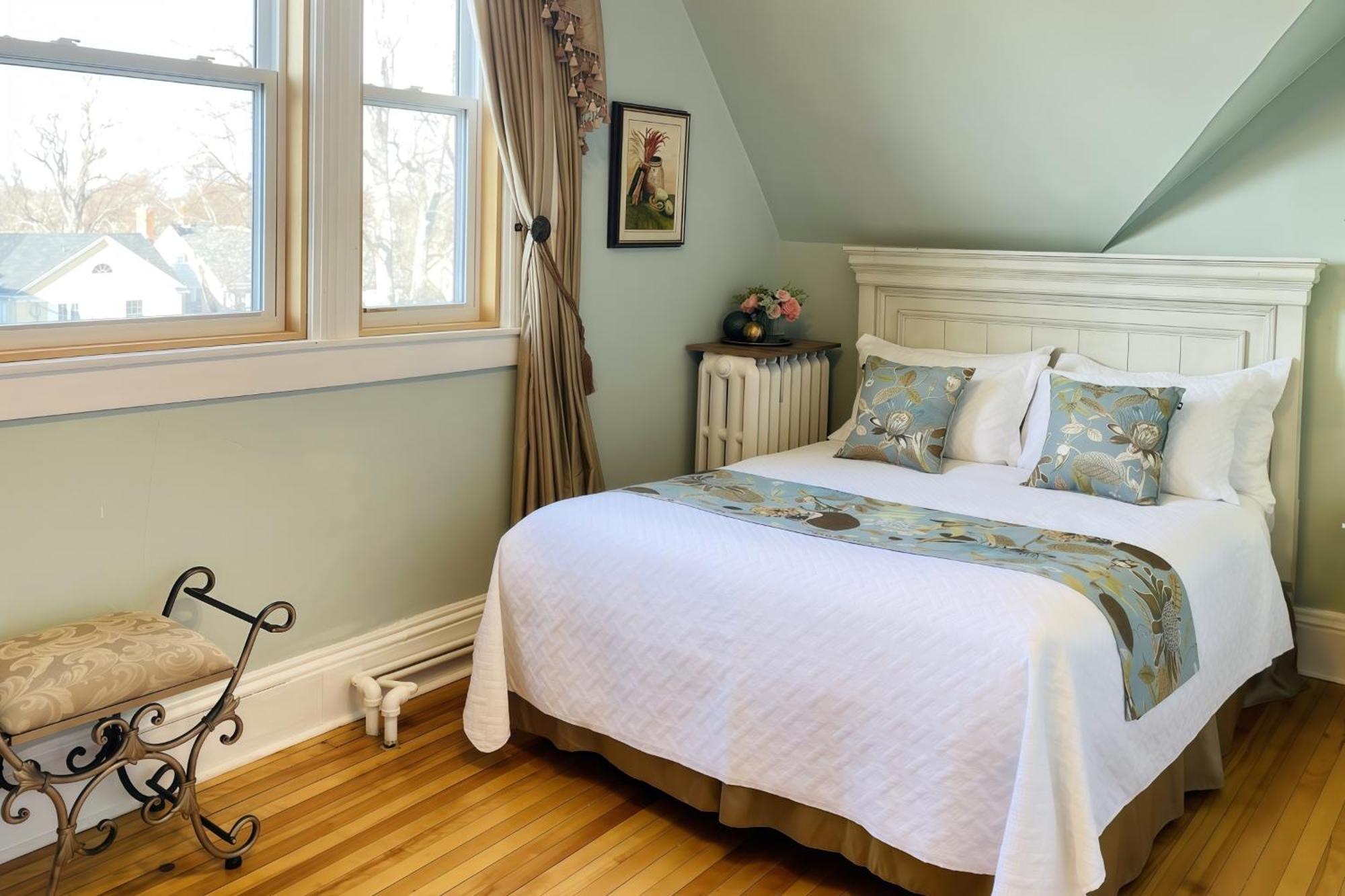Executive Queen Room Sea View