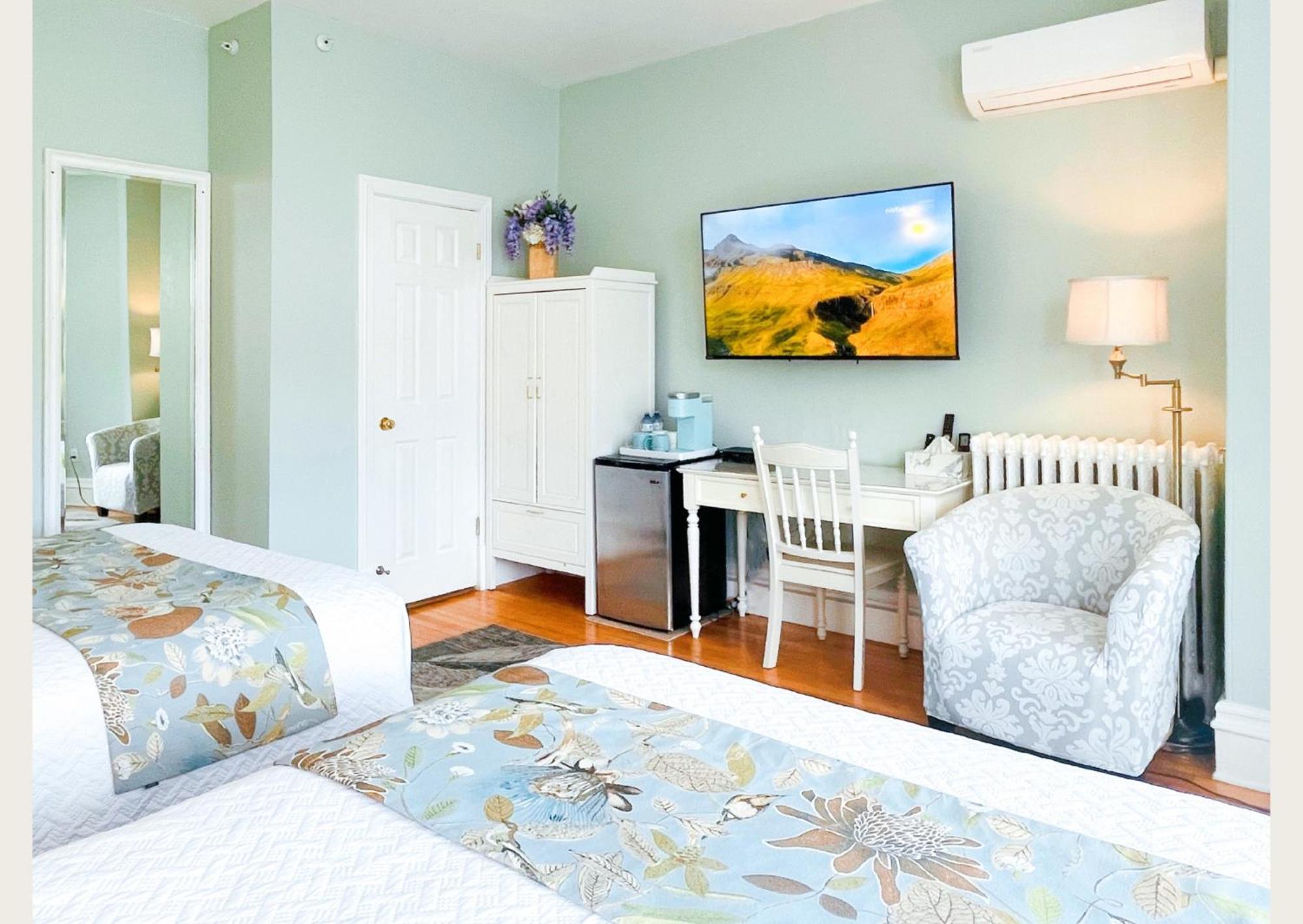 Queen Room Two Queen Beds