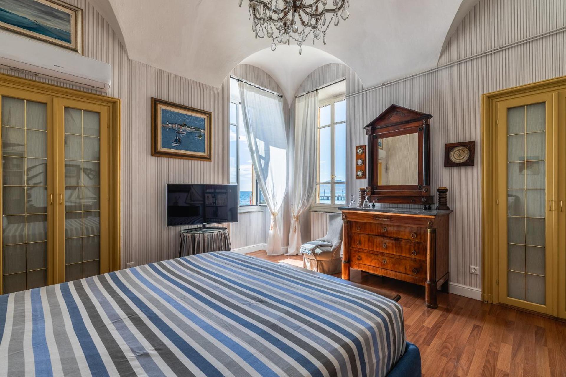 Deluxe Double Room with Sea View,1663788029:JPEG