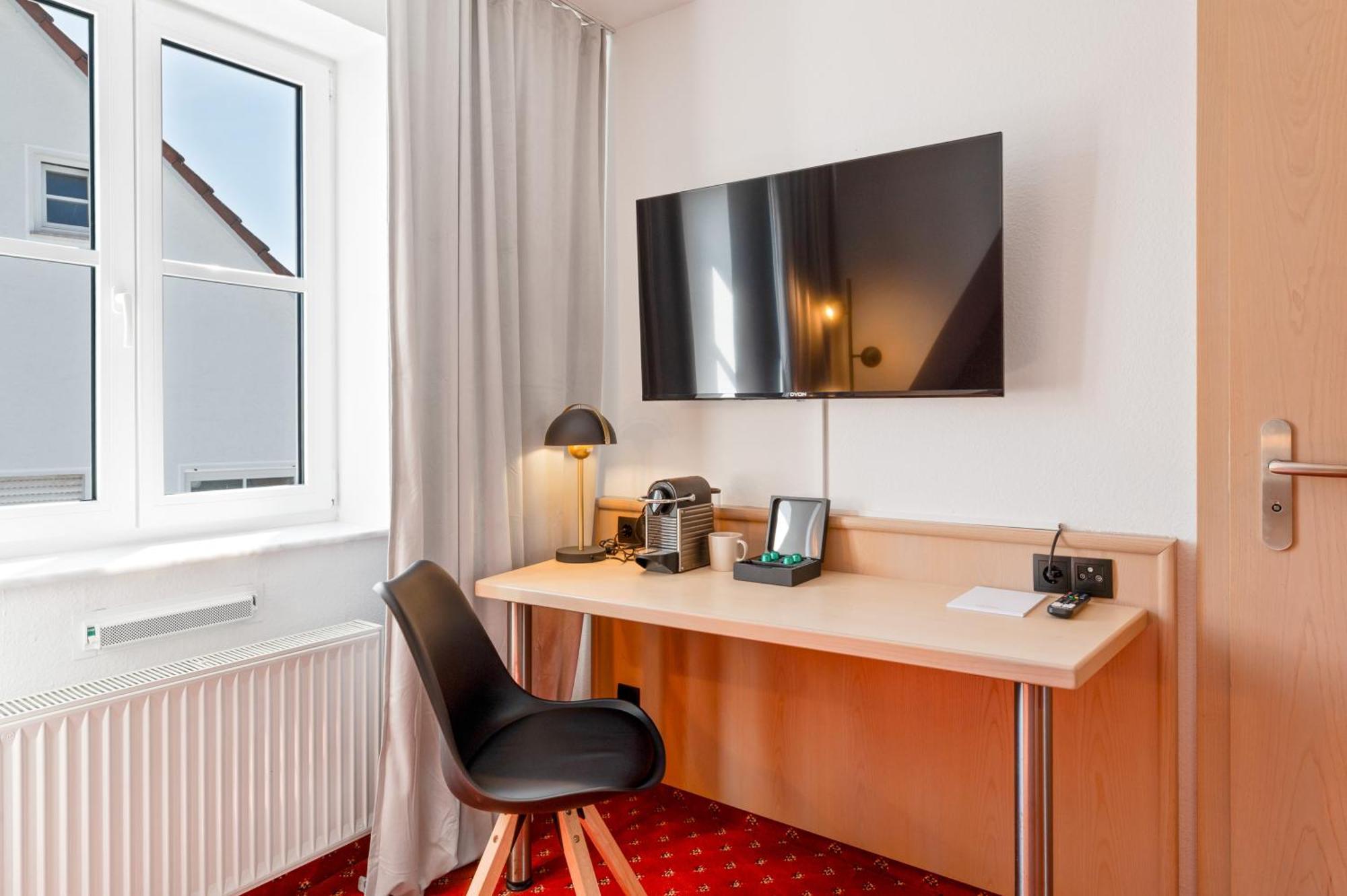 Single Room,1664675074:JPEG
