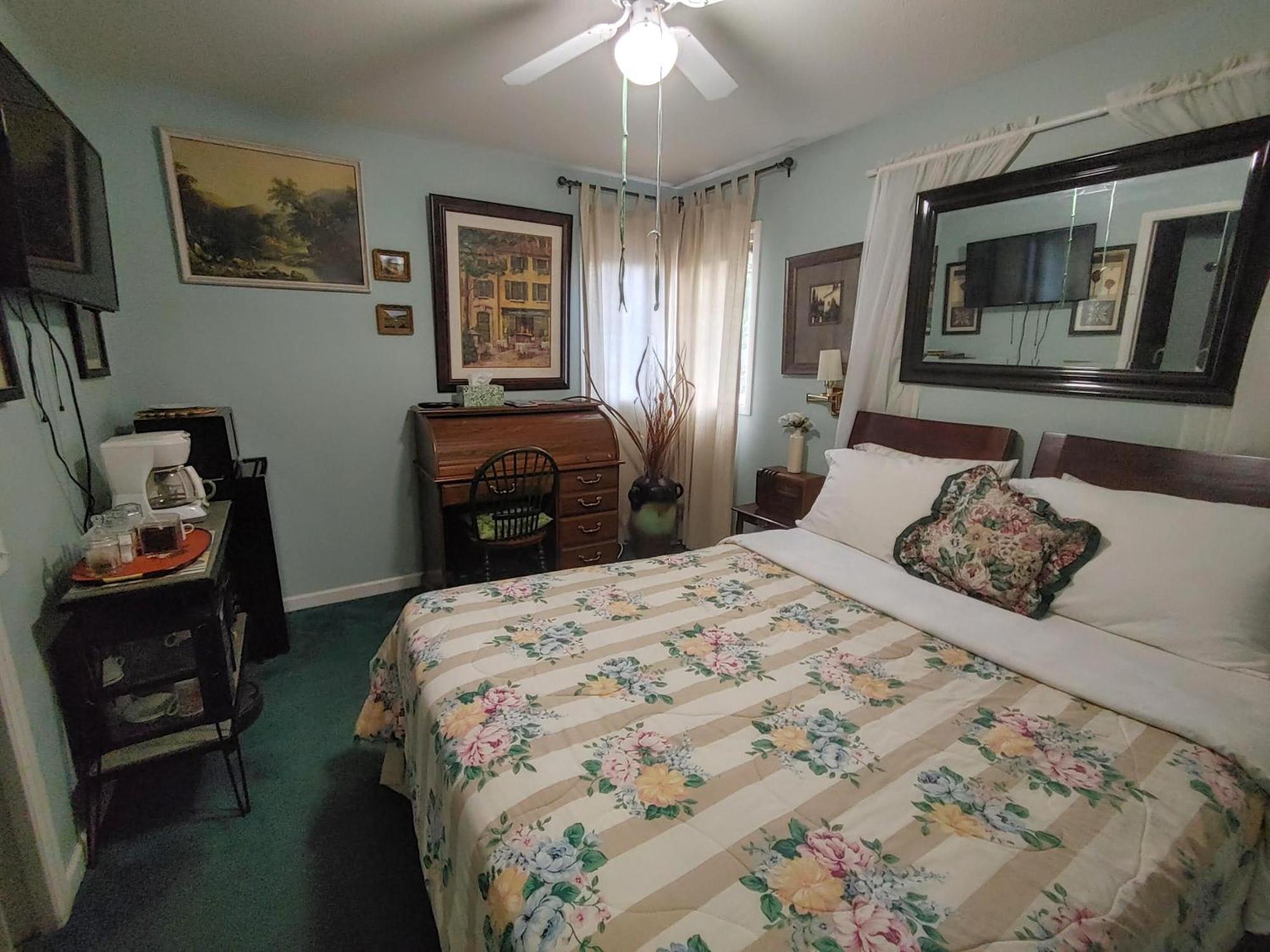 Deluxe Queen Room,1665420582:JPEG