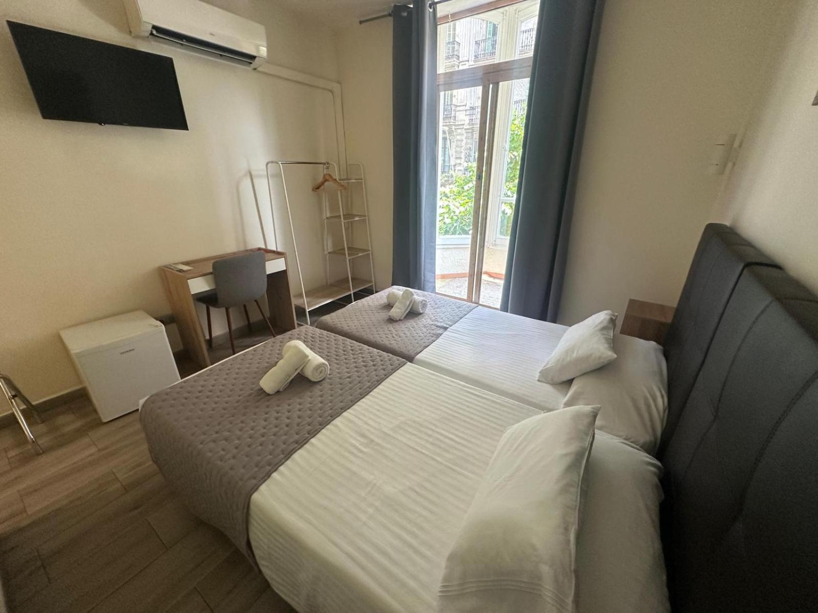 Double Room Private Bathroom