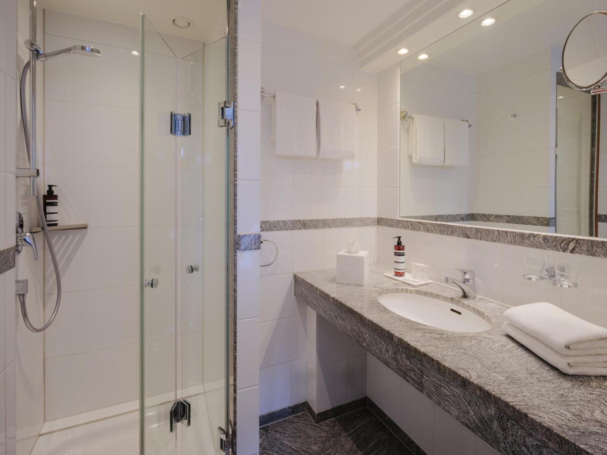 Small Double Room,1742570355:JPEG