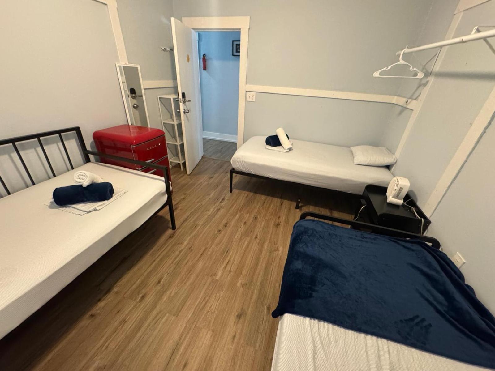 Single Bed in Mixed Dormitory Room