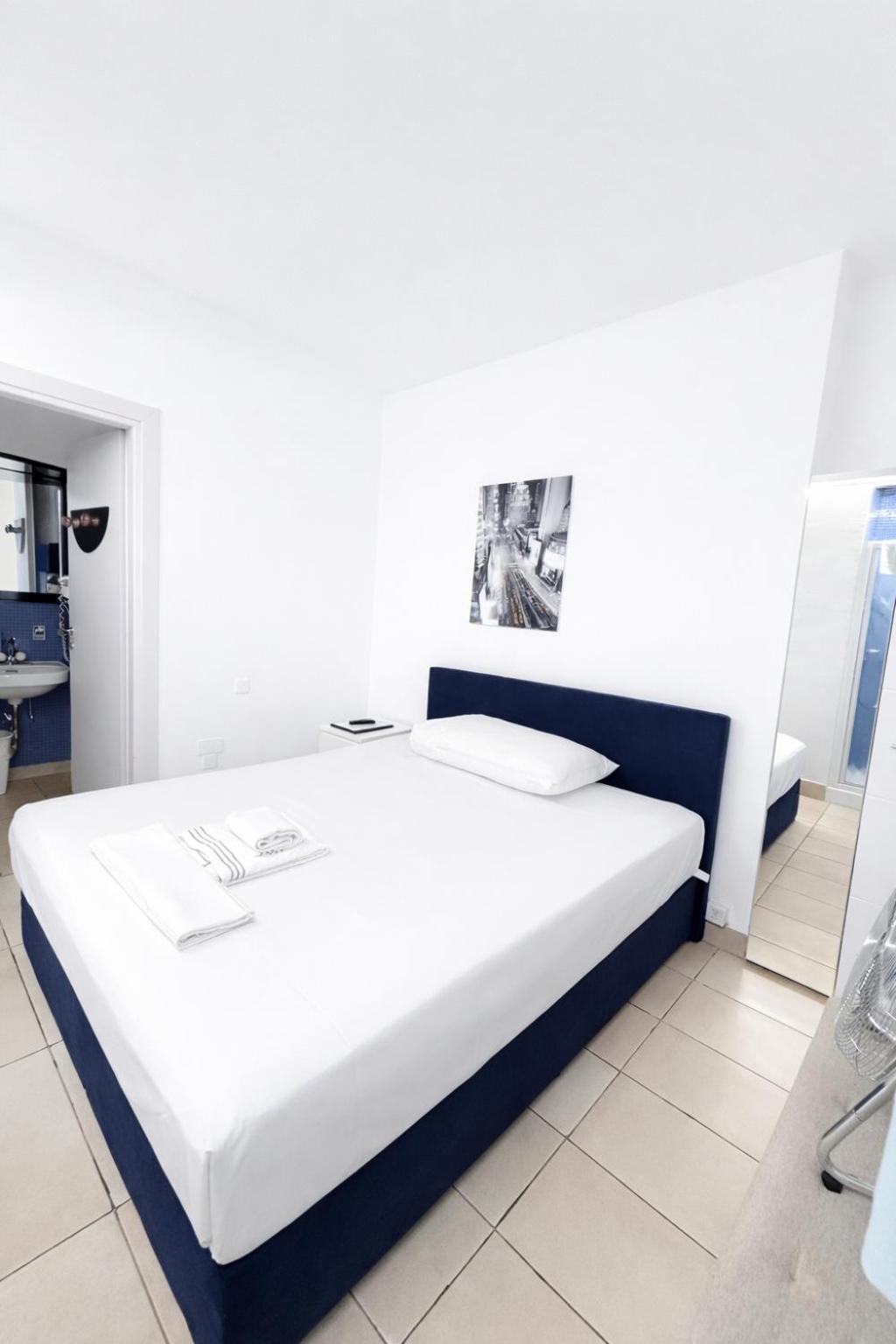 Single Room,1756402859:JPEG