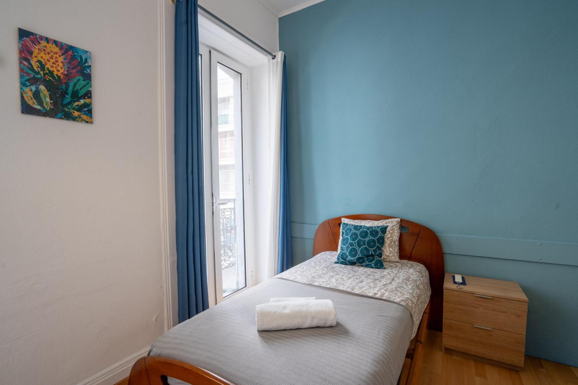 Single Room with Balcony,1758934632:JPEG
