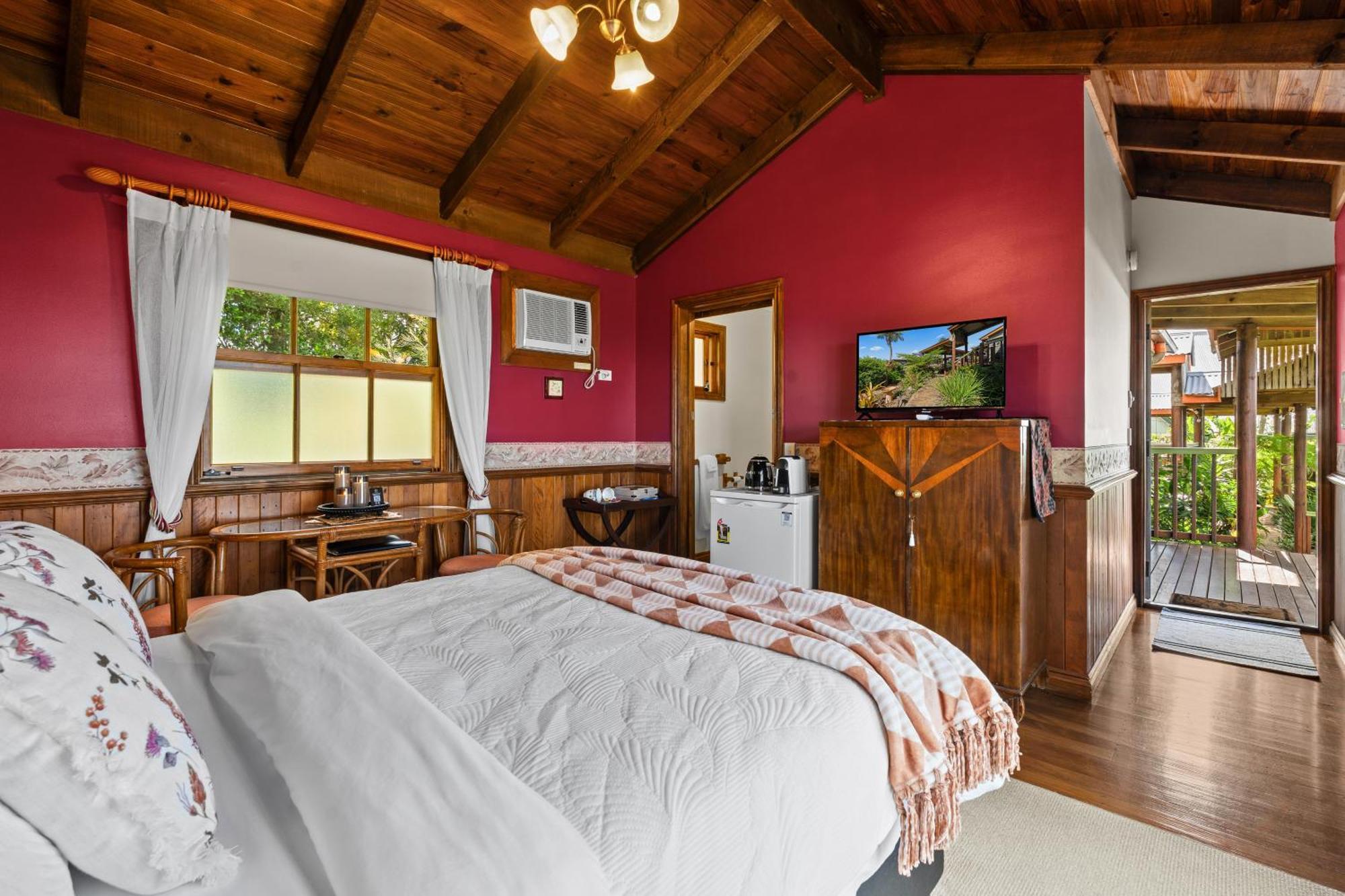 Rosella Room