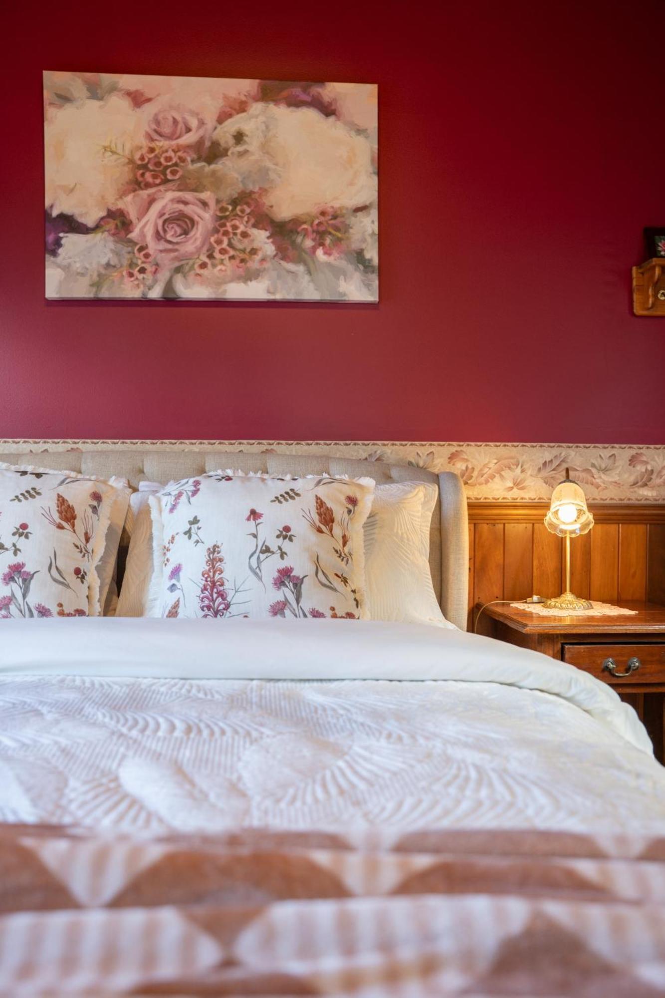 Rosella Room