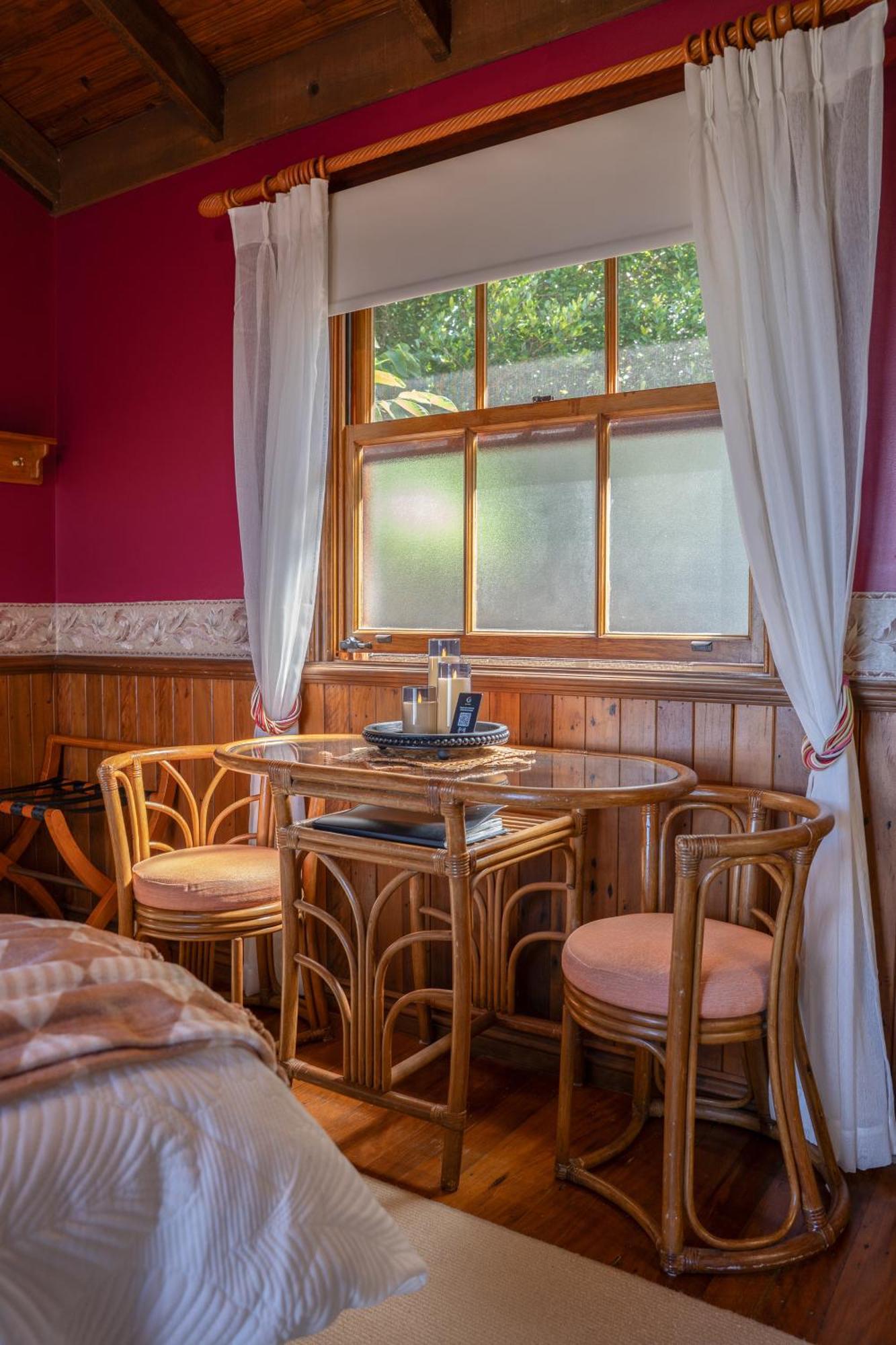 Rosella Room