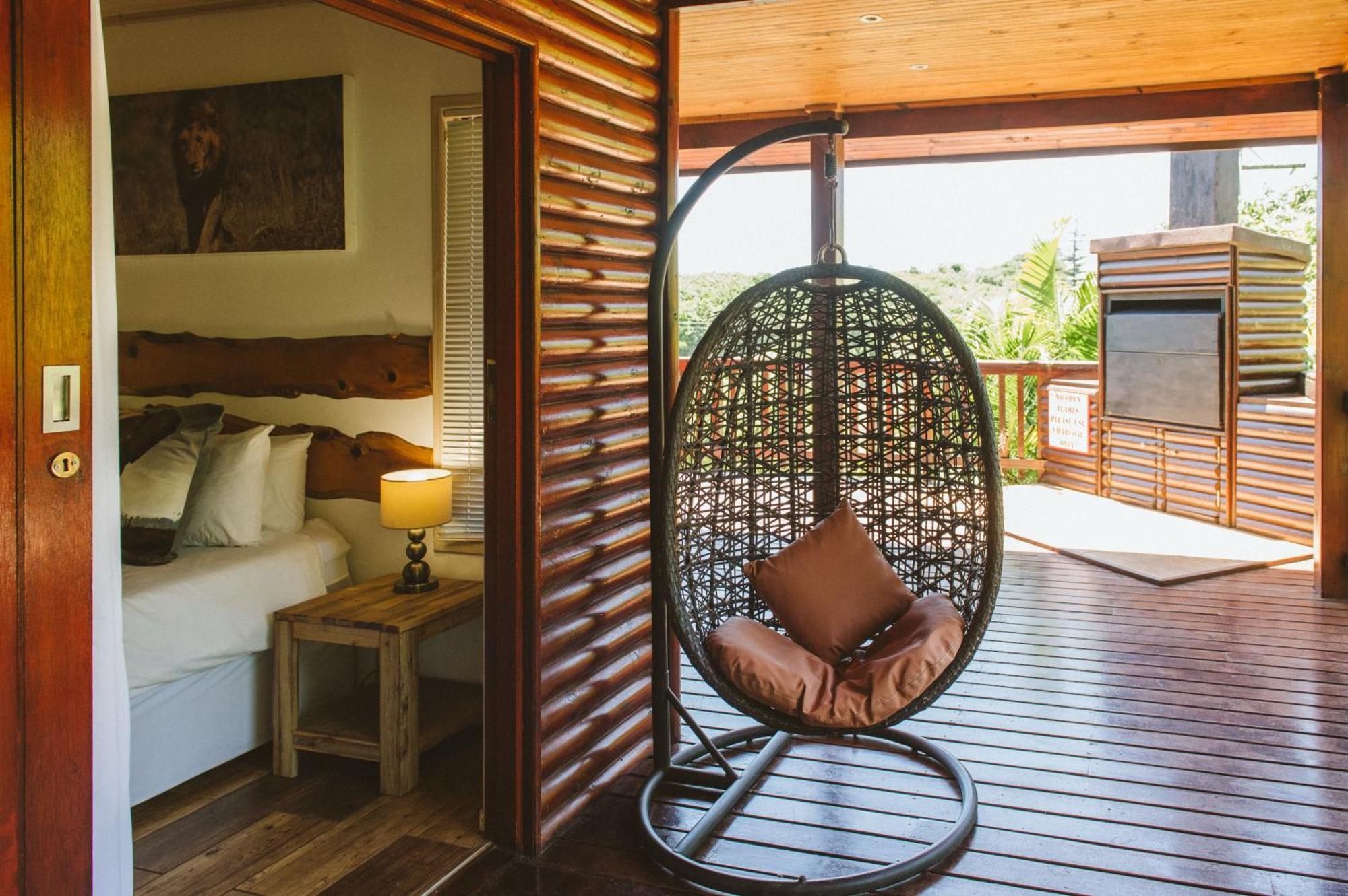 Two-Bedroom Log Cabin Splash Pool