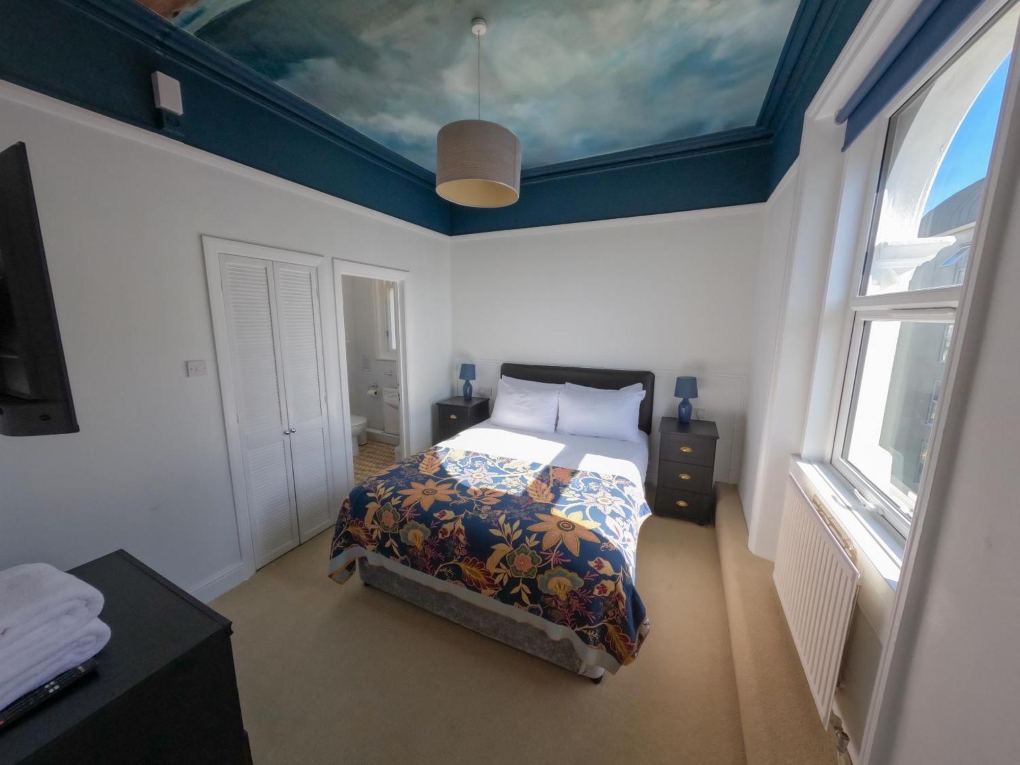 Double or Twin Room Private Bathroom