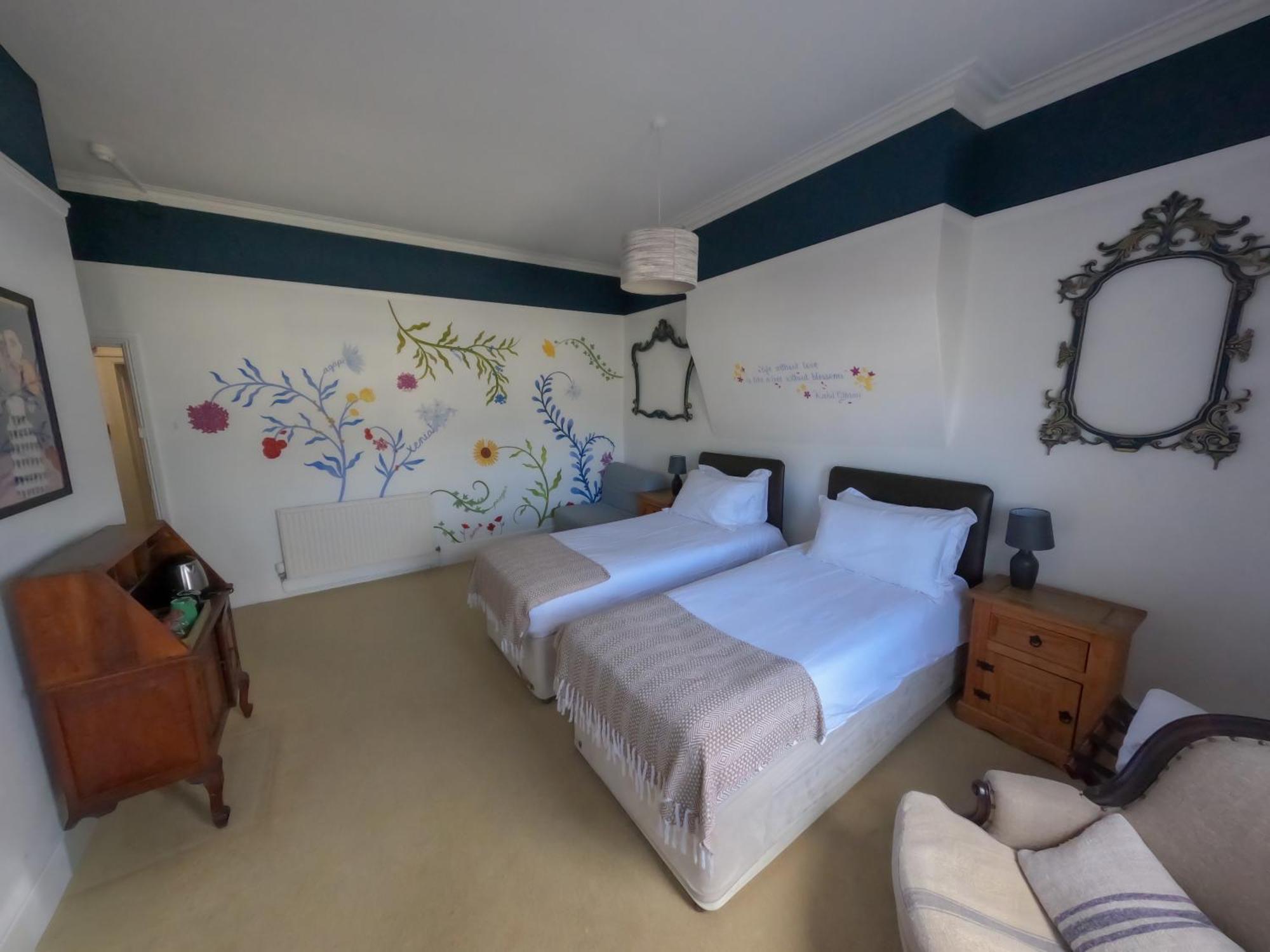 Double or Twin Room Private Bathroom