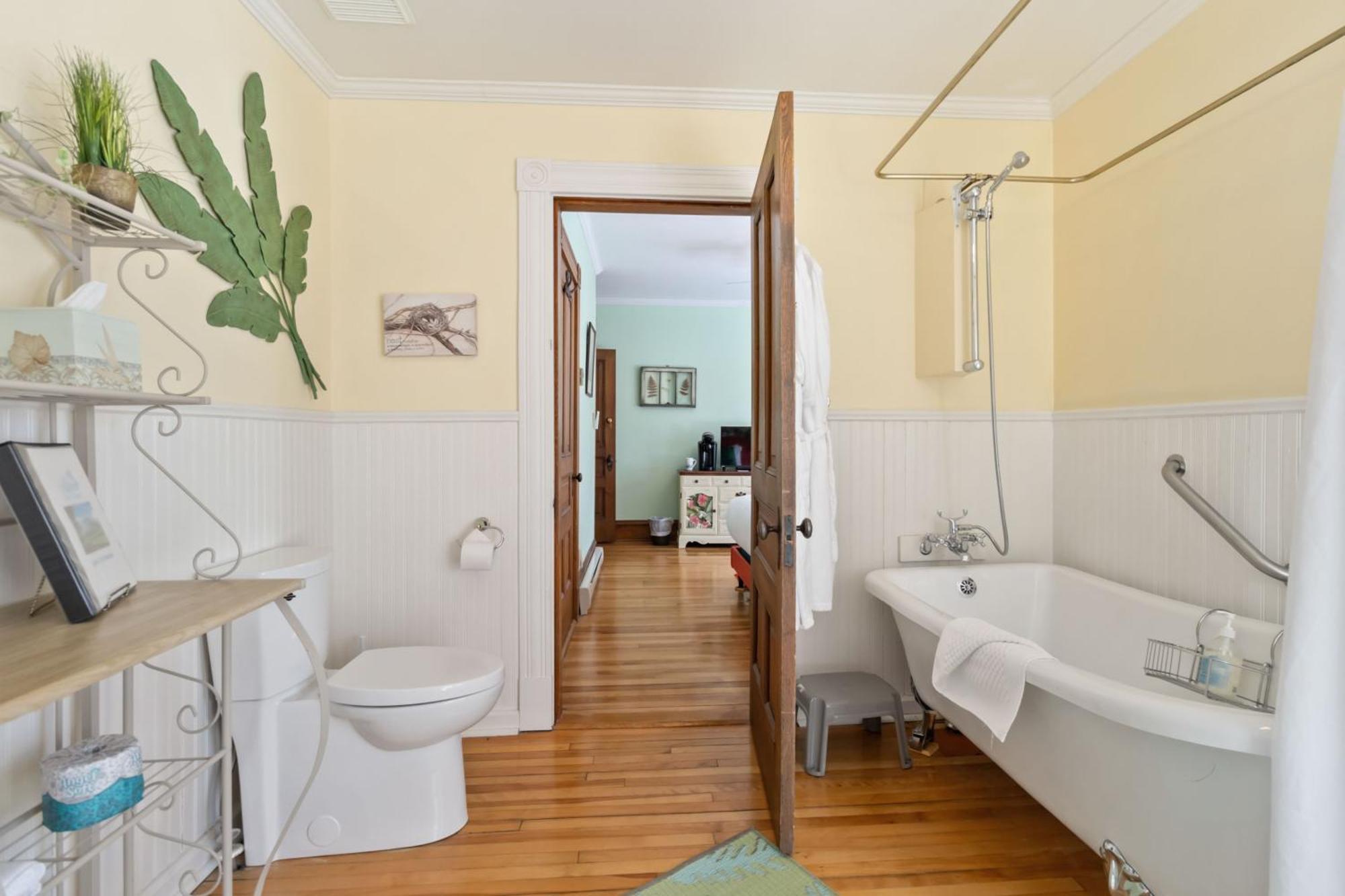 Double or Twin Room Bathroom