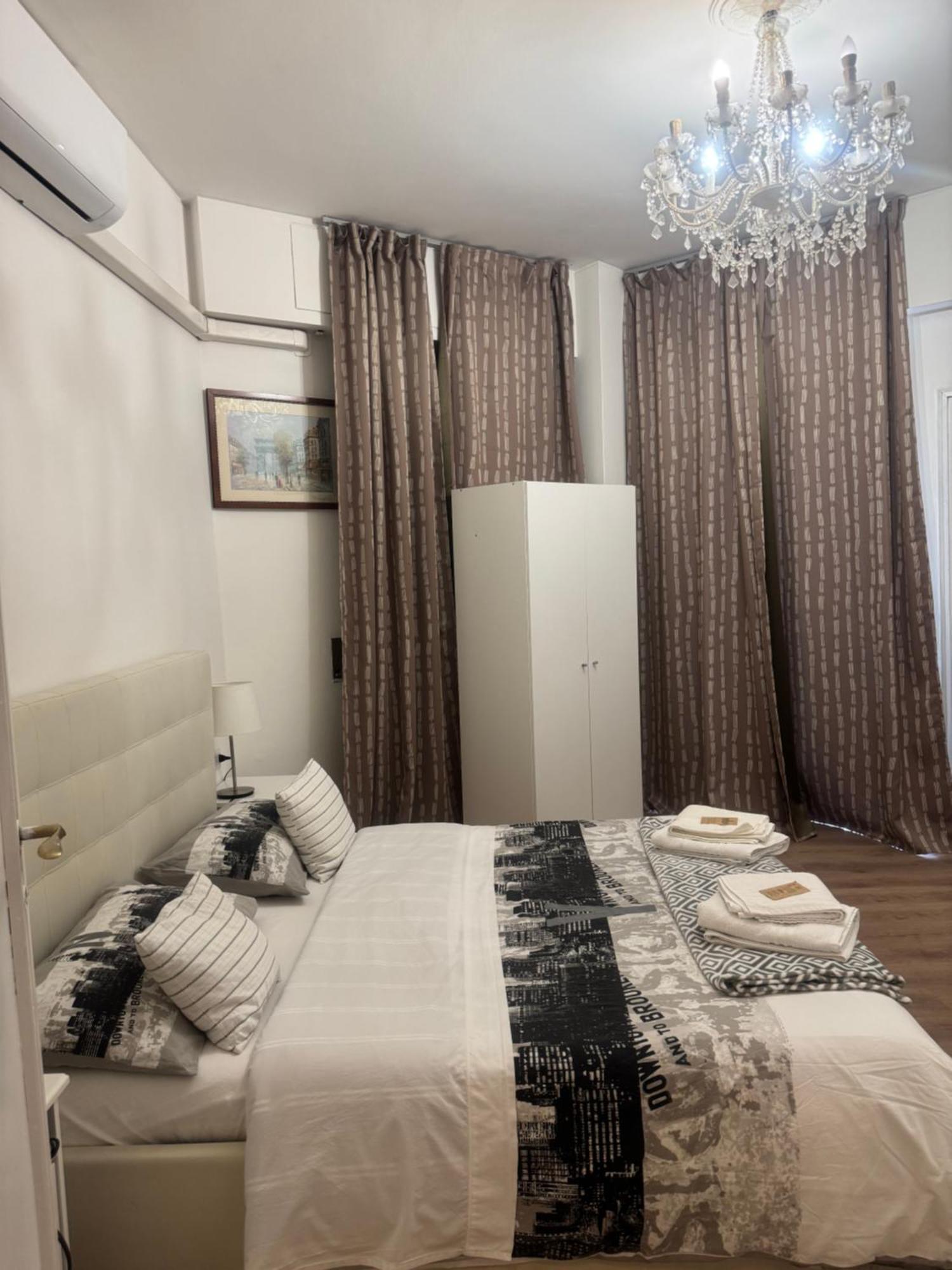 Double Room Private Bathroom