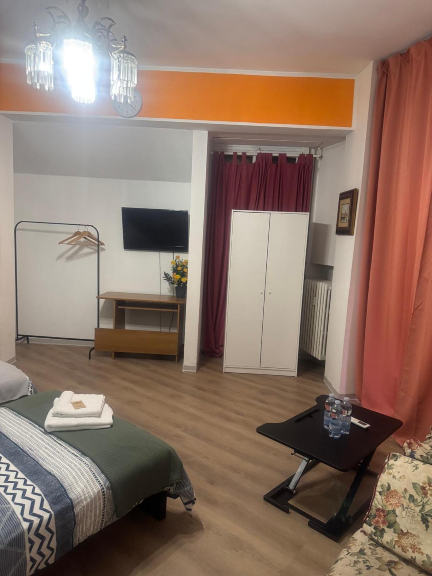 Economy Triple Room