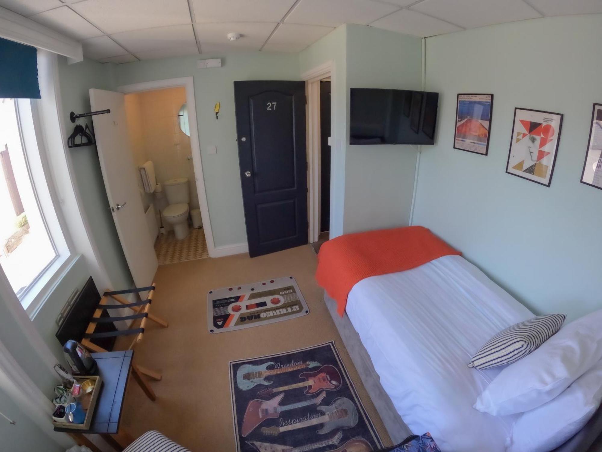 Standard Single Room