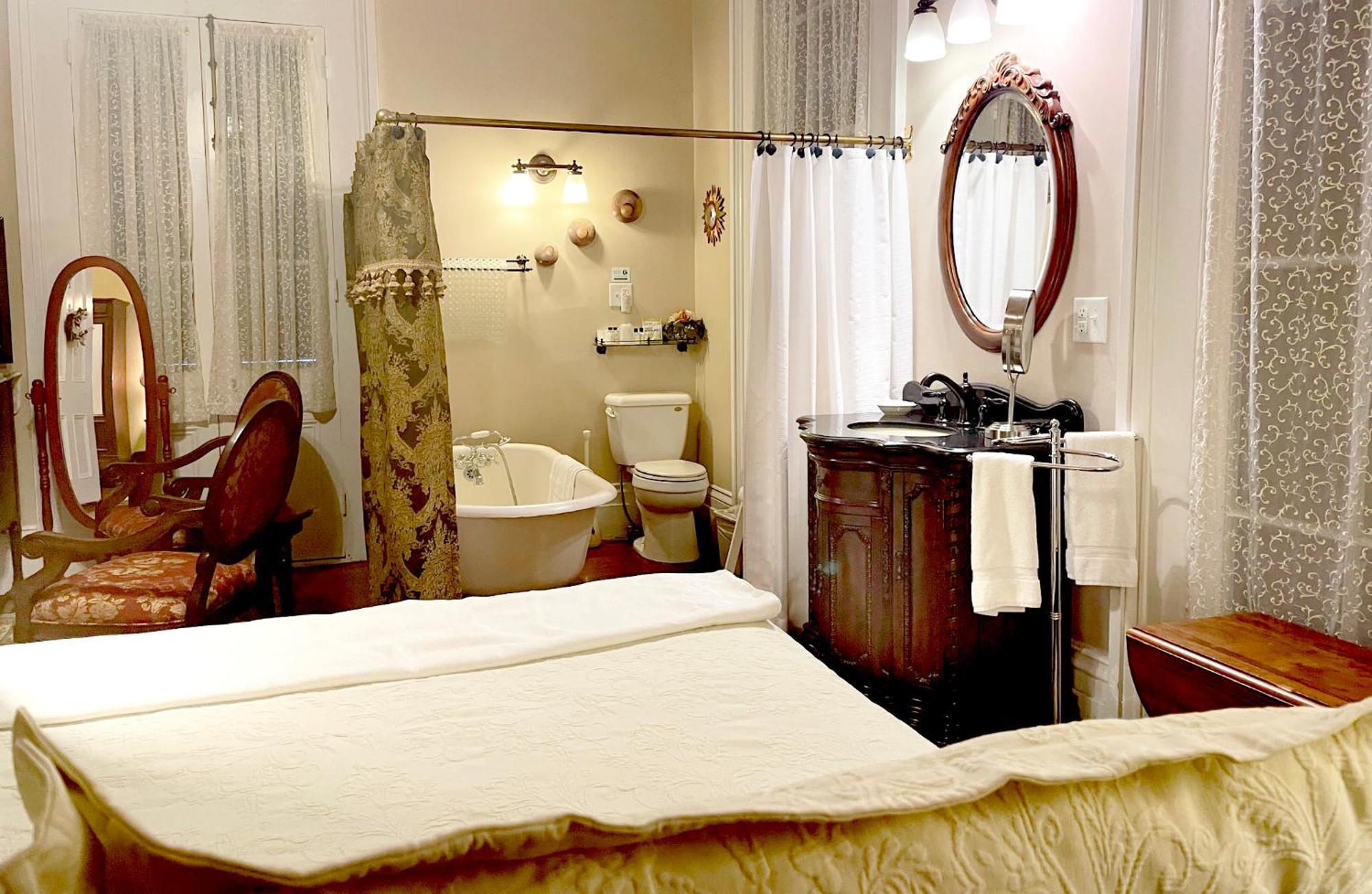 Standard King Room
