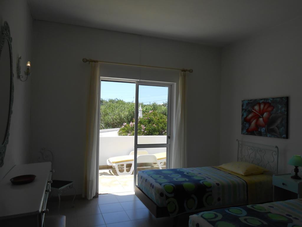 Twin Room with Pool View,198940489:JPEG