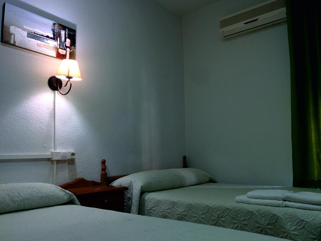 Twin Room,382159414:JPEG