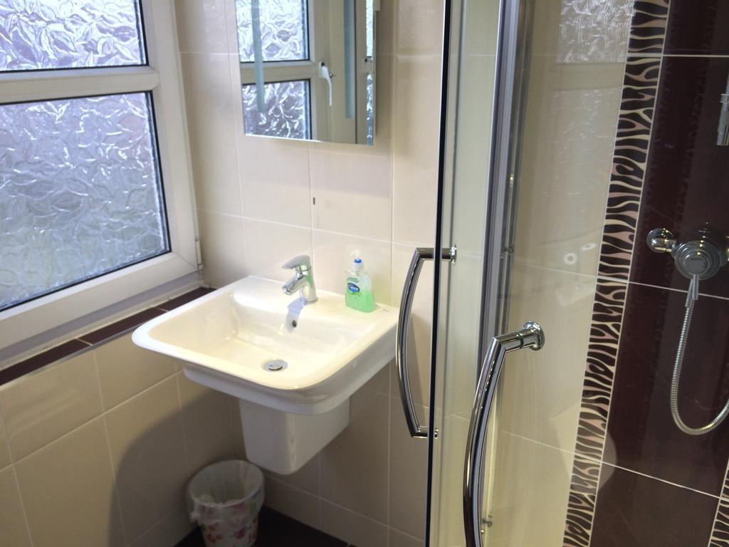 Small Double Room Seperate Private Bathroom