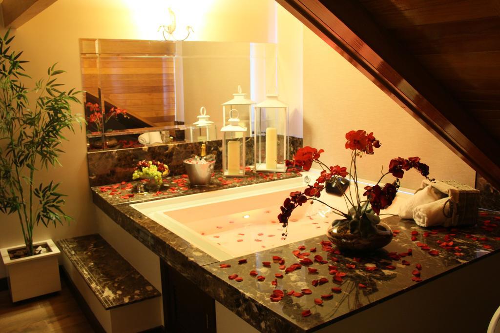 Master Suite with Spa Bath,1473677116:JPEG