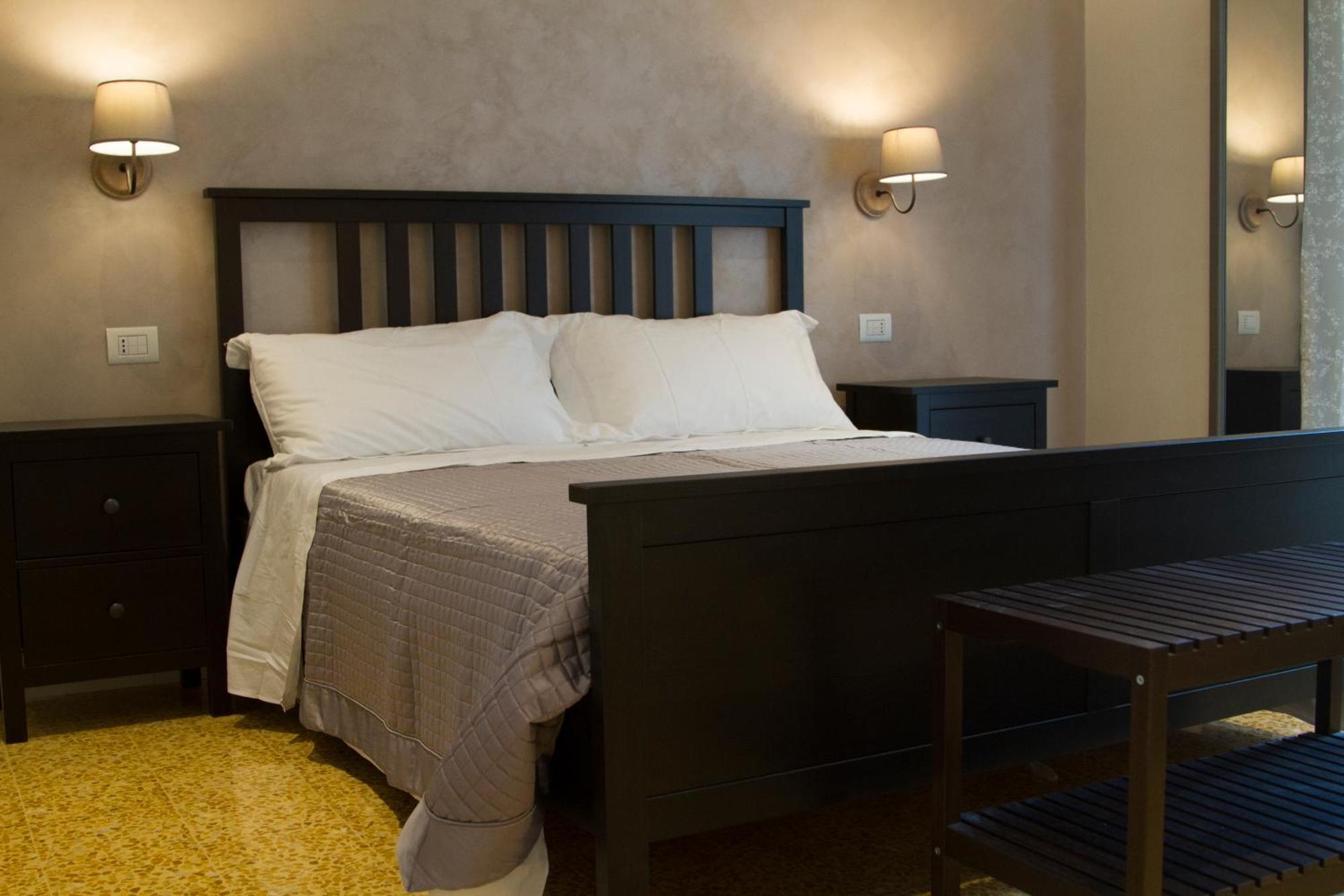 Double Room with Private Bathroom,229235788:JPEG