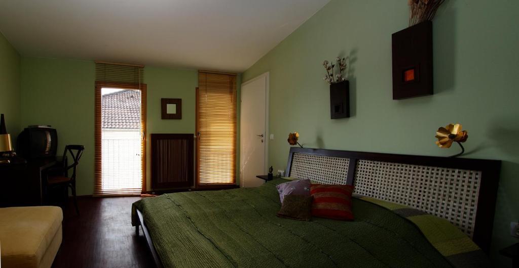 Classic Double Room with Bath