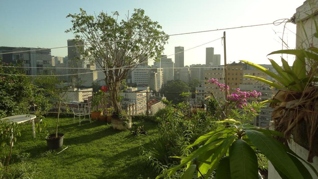 Suíte com Vista do Jardim