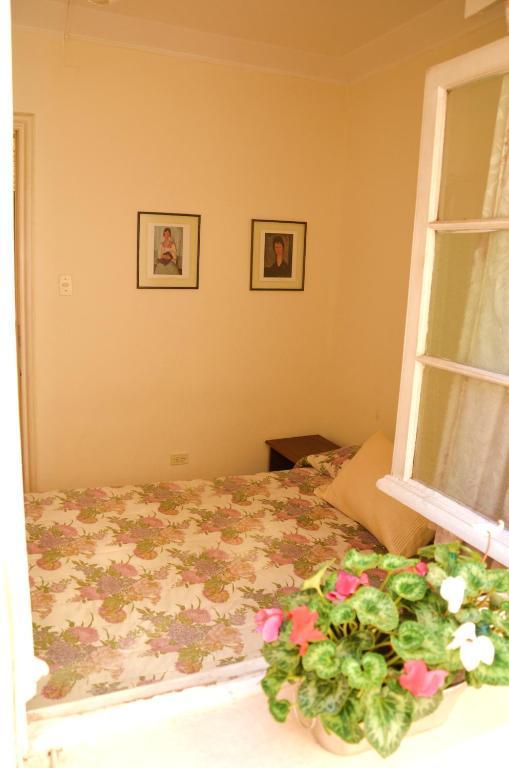 Quarto com Cama de Casal ou 2 de Solteiro e Banheiro Privativo