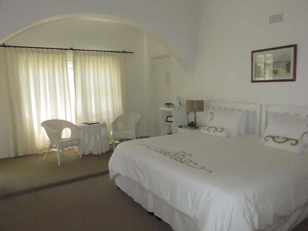 King or Twin Room with Shower