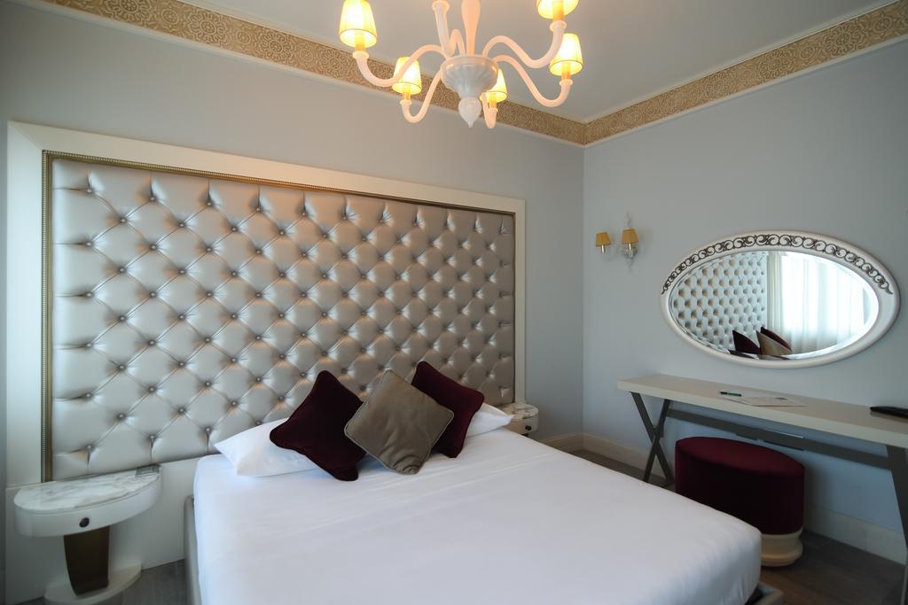 Standard Double Room with Balcony and City View