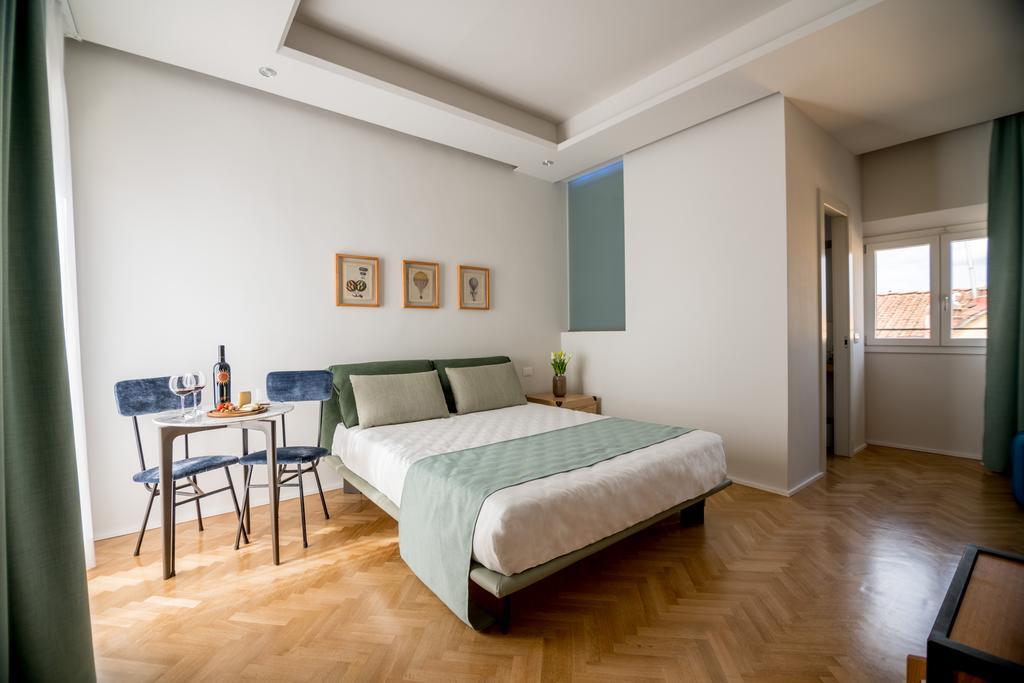 Deluxe Double Room Balcony,1385555117:JPEG