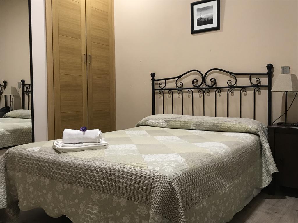 Single Room,443504562:JPEG