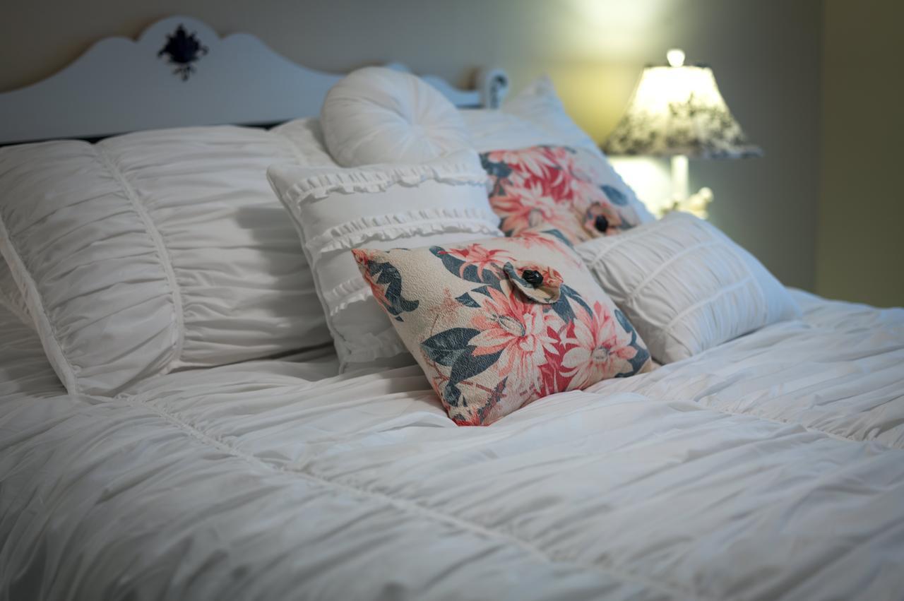 Double Room with Private Bathroom,587938095:JPEG