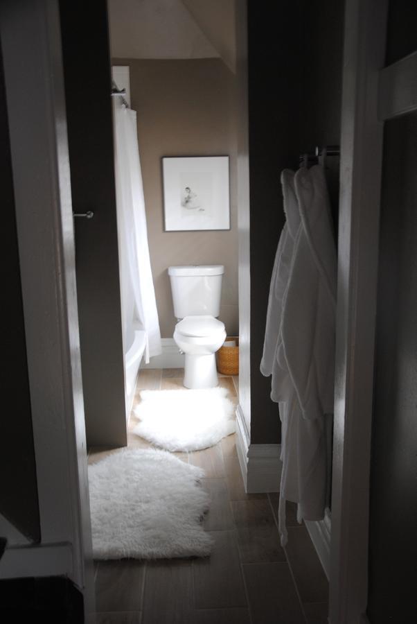 Bedroom 3 Deluxe Double Room Private Bathroom