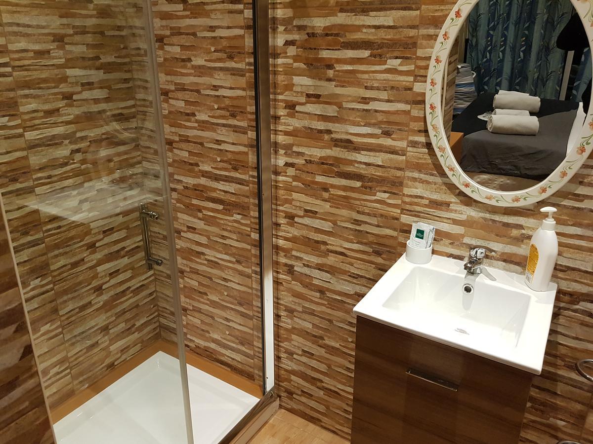 Quarto Duplo com Casa de Banho Privativa