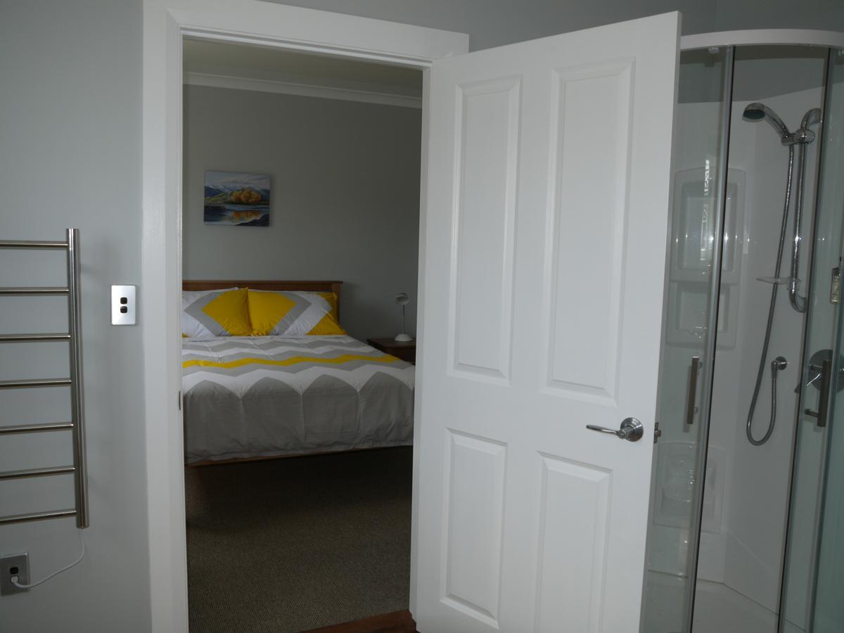 Deluxe Queen Room 3